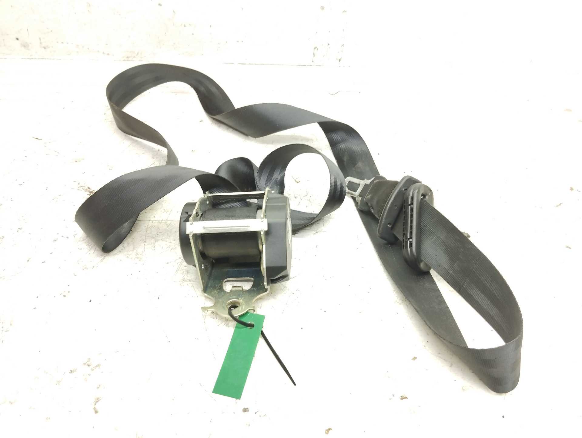 Recambio de cinturon seguridad trasero central para opel crossland x design line referencia OEM IAM 637577600B  