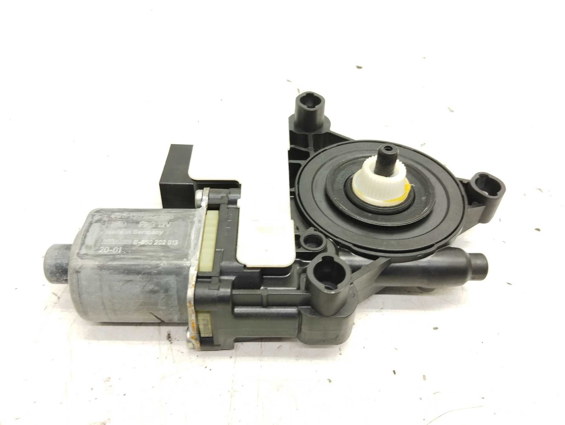 Recambio de motor elevalunas trasero izquierdo para volkswagen t-roc 1.5 16v tsi act referencia OEM IAM 5Q0959407  