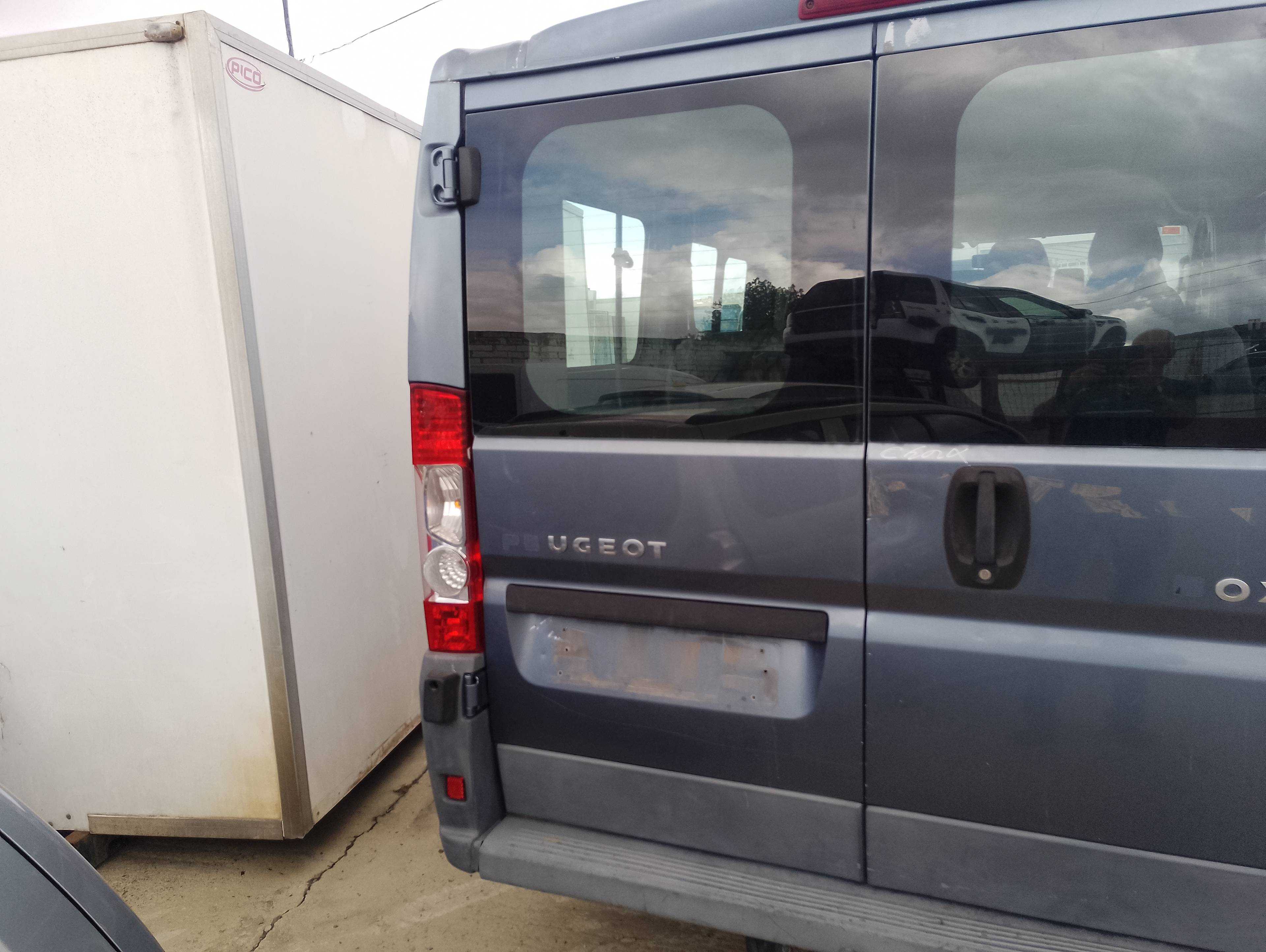 Recambio de porton trasero izquierdo para peugeot boxer kombi (rs3000)(333) hdi standart (330) referencia OEM IAM   