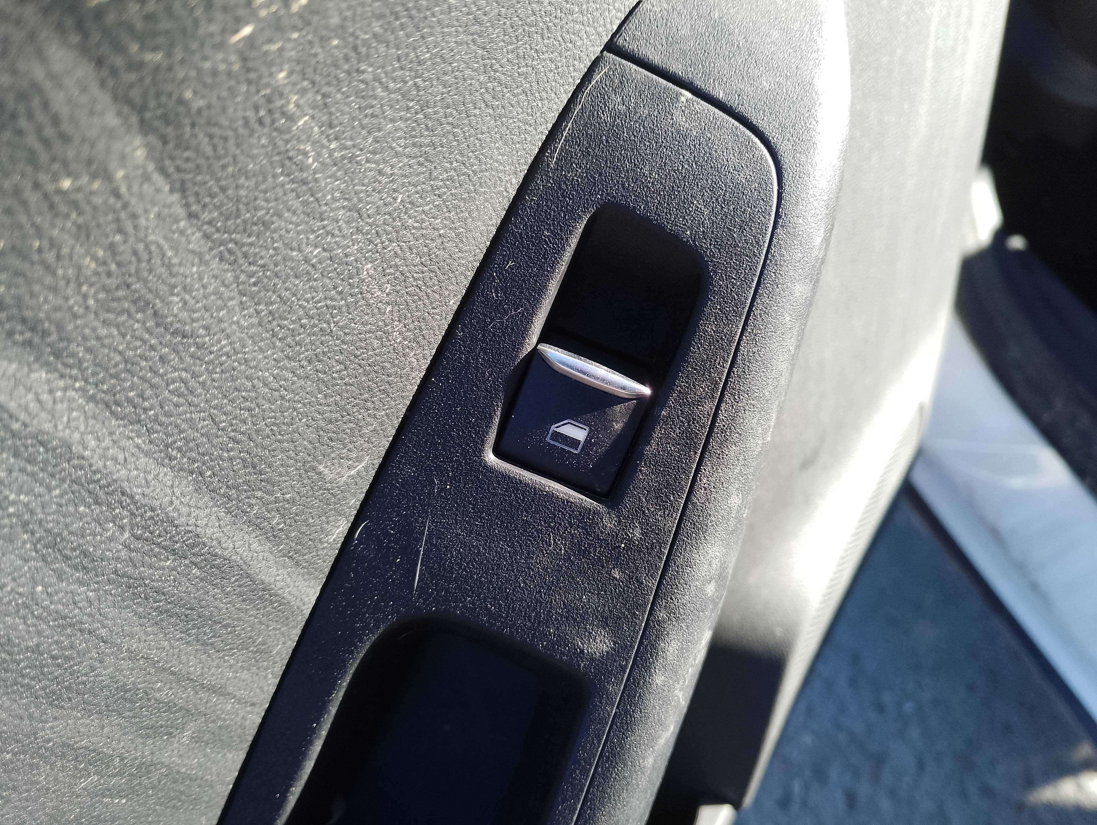 Recambio de mando elevalunas trasero izquierdo para ford puma hybrid st-line referencia OEM IAM H1BT14529AA  