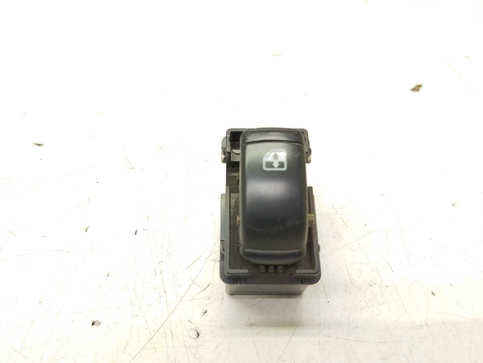 Recambio de mando elevalunas trasero izquierdo para chevrolet nubira berlina 1.6 cat referencia OEM IAM 621W047901  