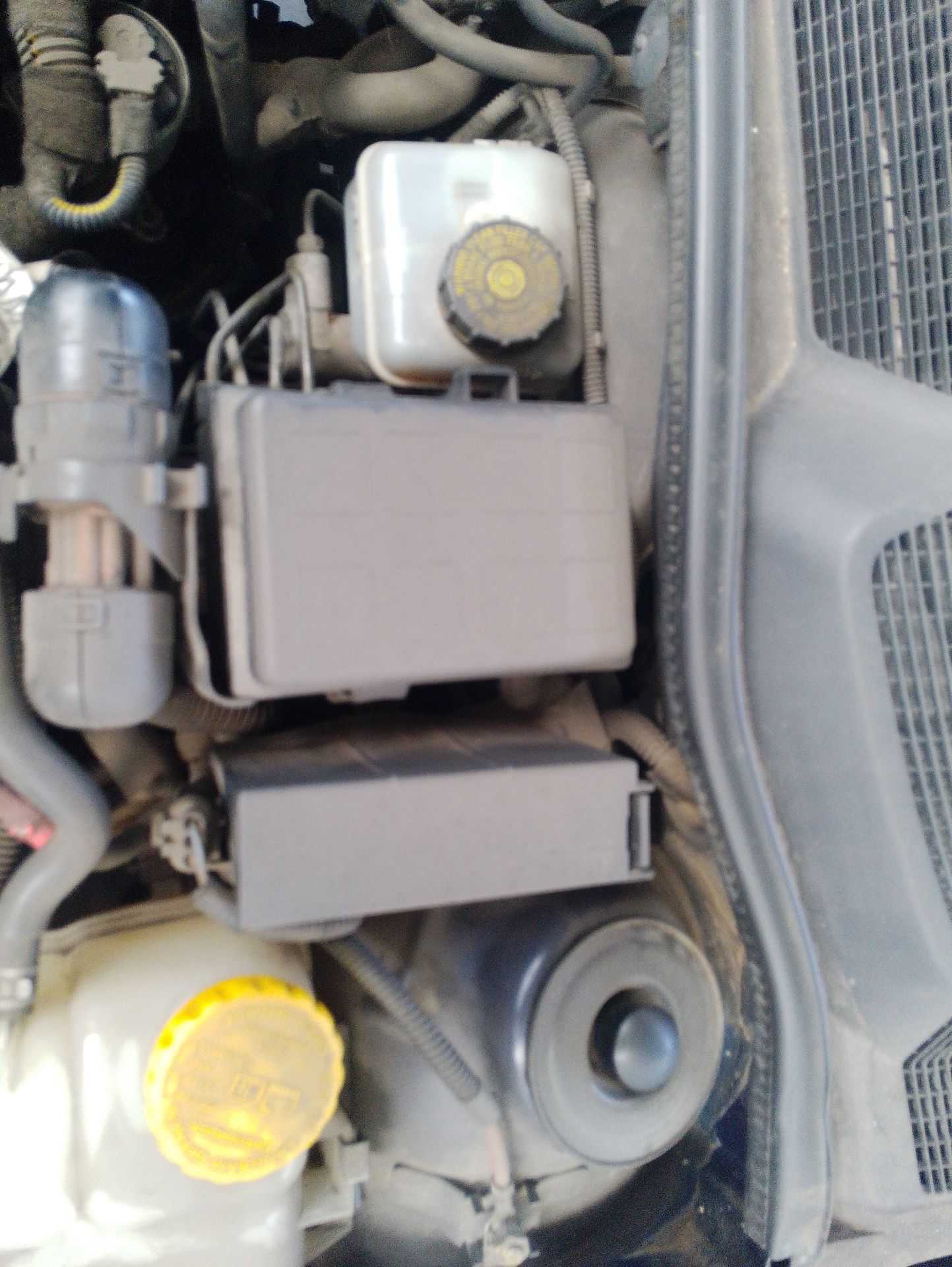 Recambio de caja reles / fusibles para opel astra g sedán (t98) 1.6 16v (f69) referencia OEM IAM 90589965  