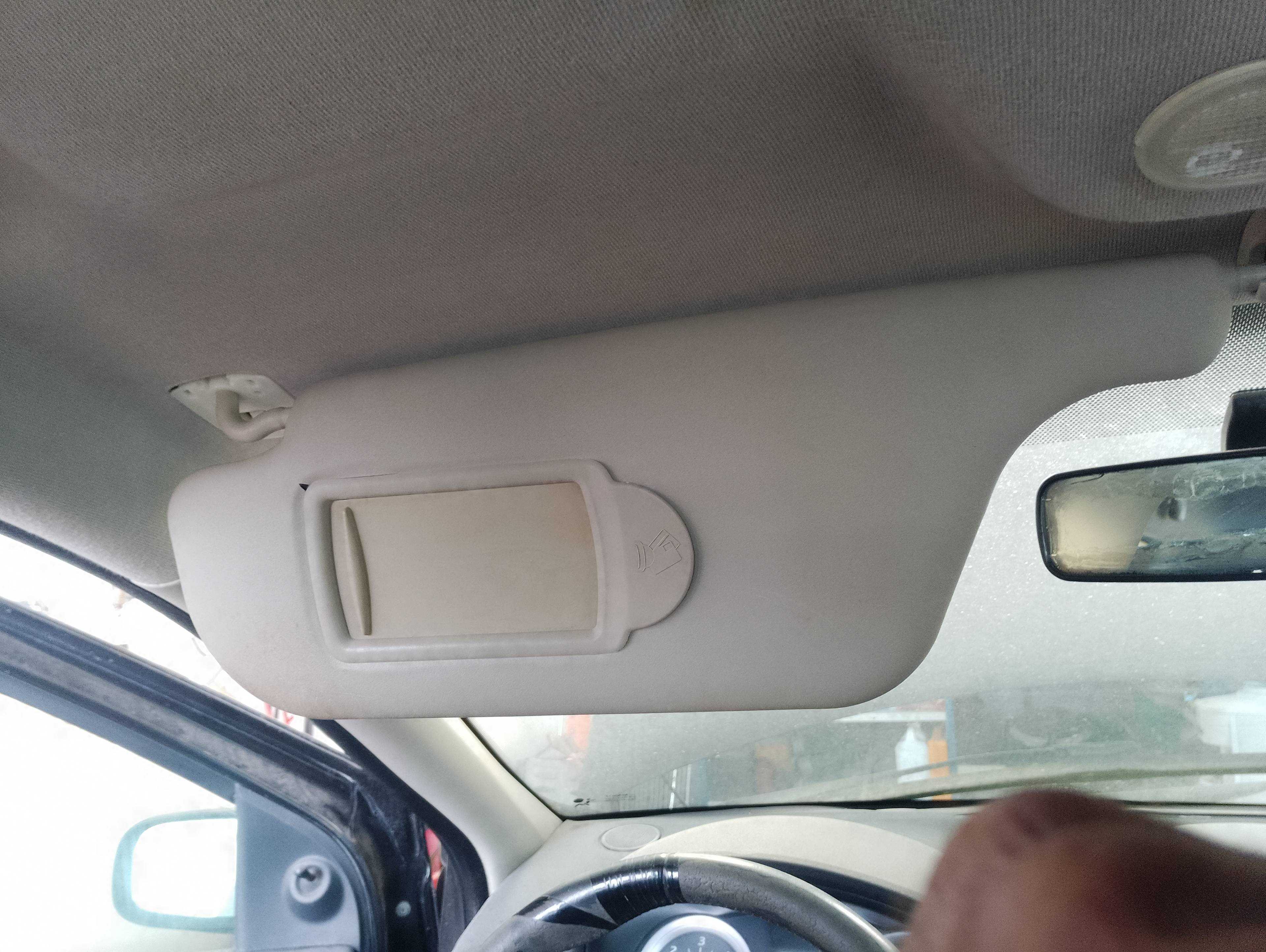 Recambio de parasol izquierdo para renault clio iii referencia OEM IAM   