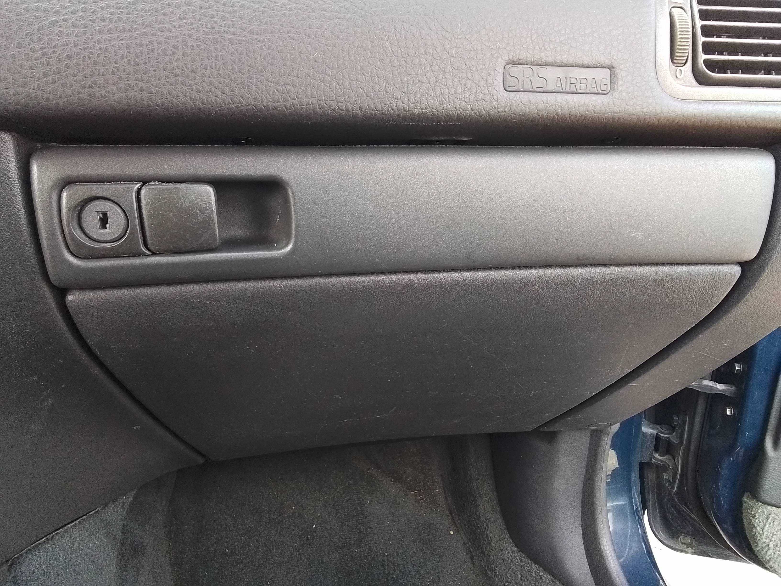 Recambio de guantera para volvo s40 berlina td referencia OEM IAM   