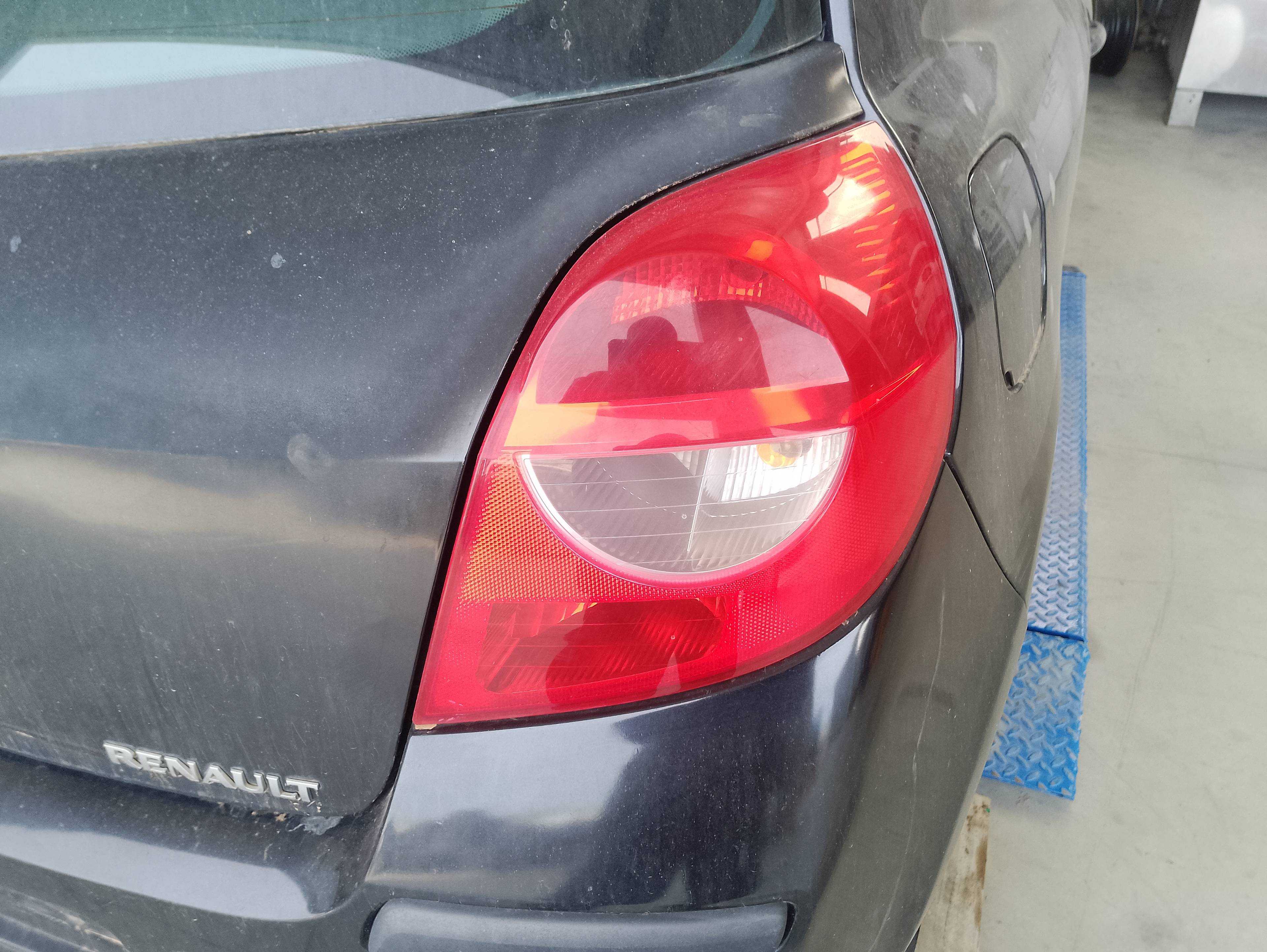 Recambio de piloto trasero derecho para renault clio iii referencia OEM IAM   
