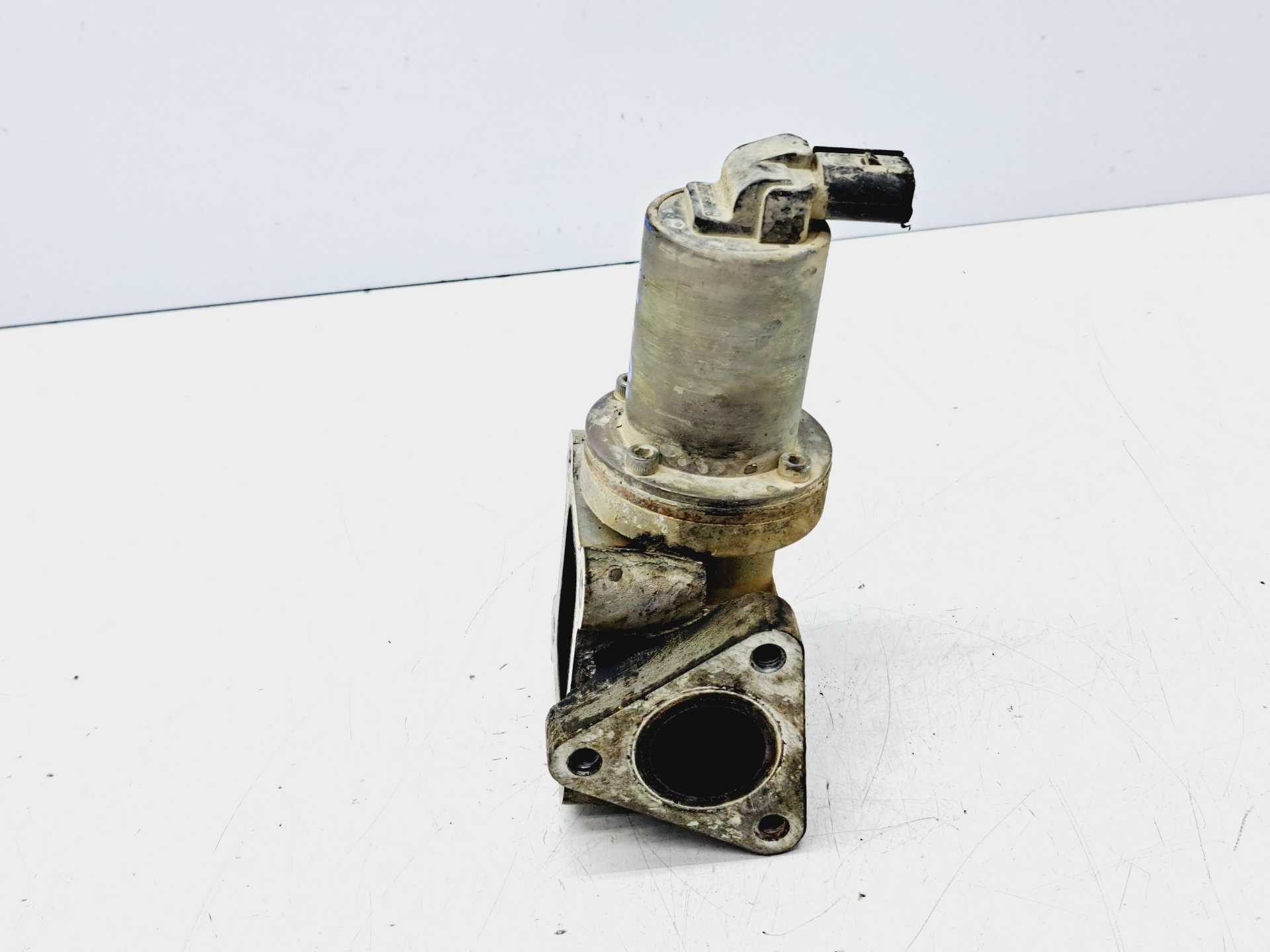 Recambio de valvula egr para kia sorento 2.5 crdi active referencia OEM IAM 284104A10  