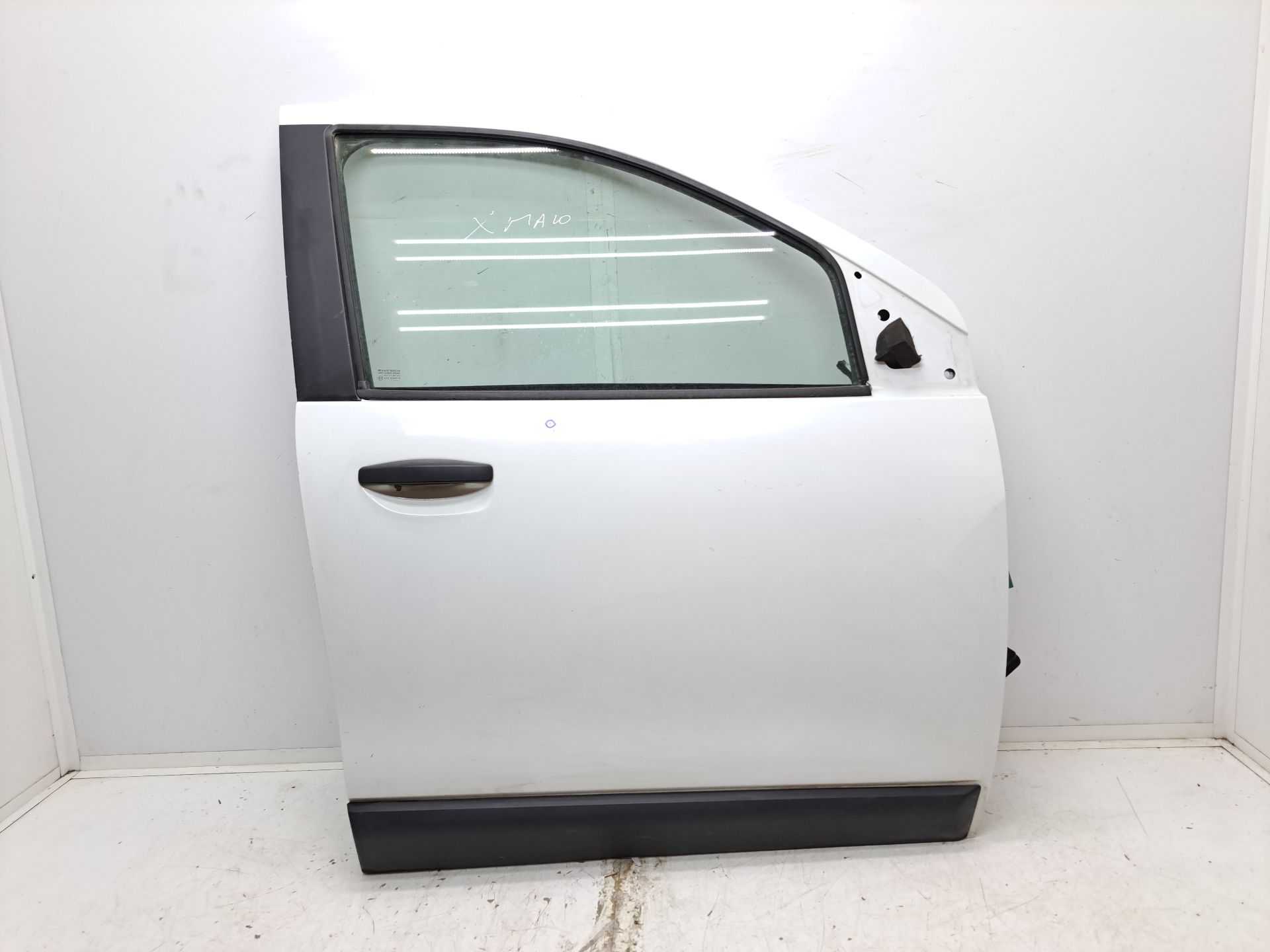 Recambio de puerta delantera derecha para dacia lodgy 15th anniversary referencia OEM IAM 801107836r  