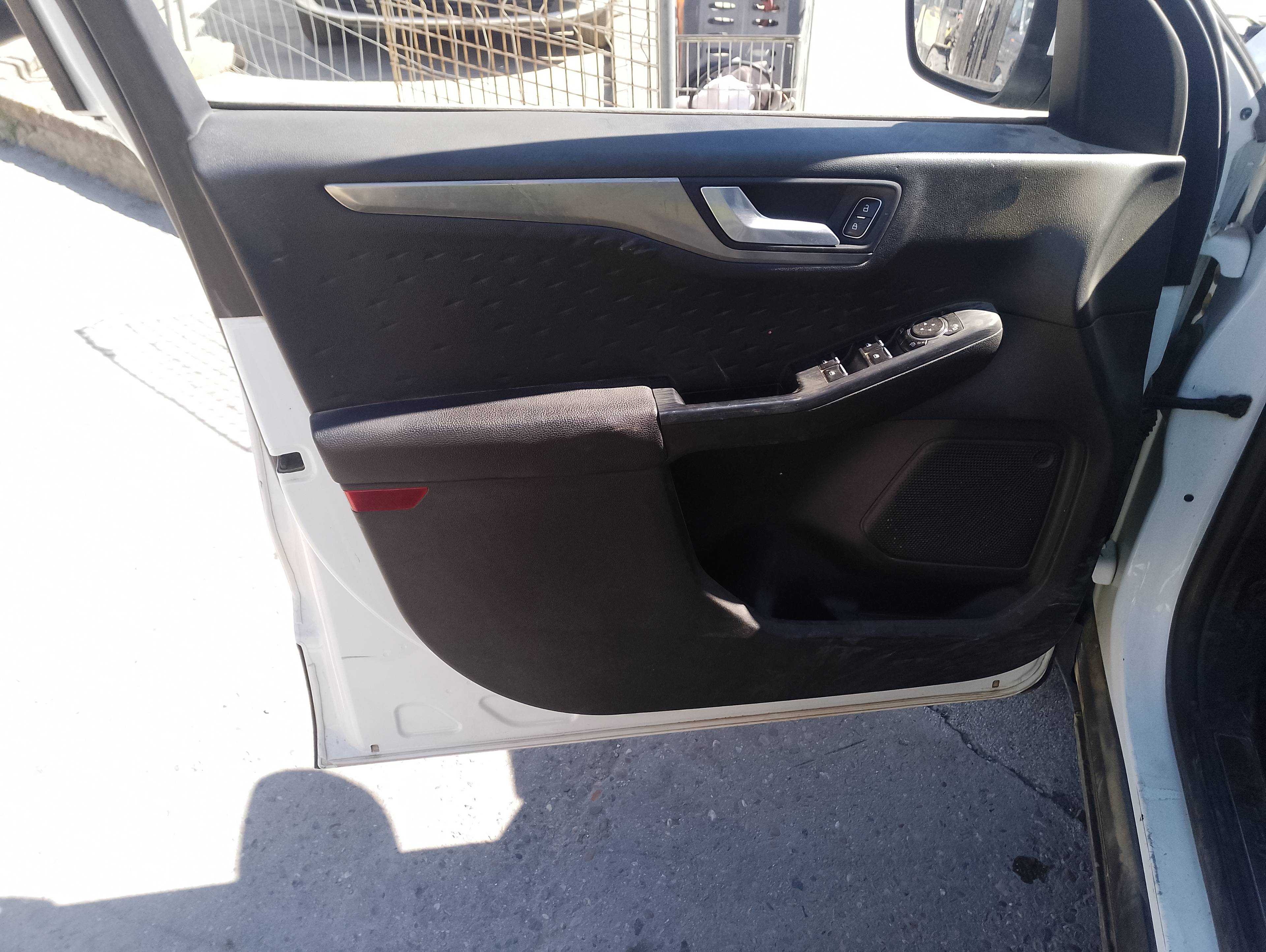 Recambio de guarnecido puerta delantera izquierda para ford kuga trend referencia OEM IAM   