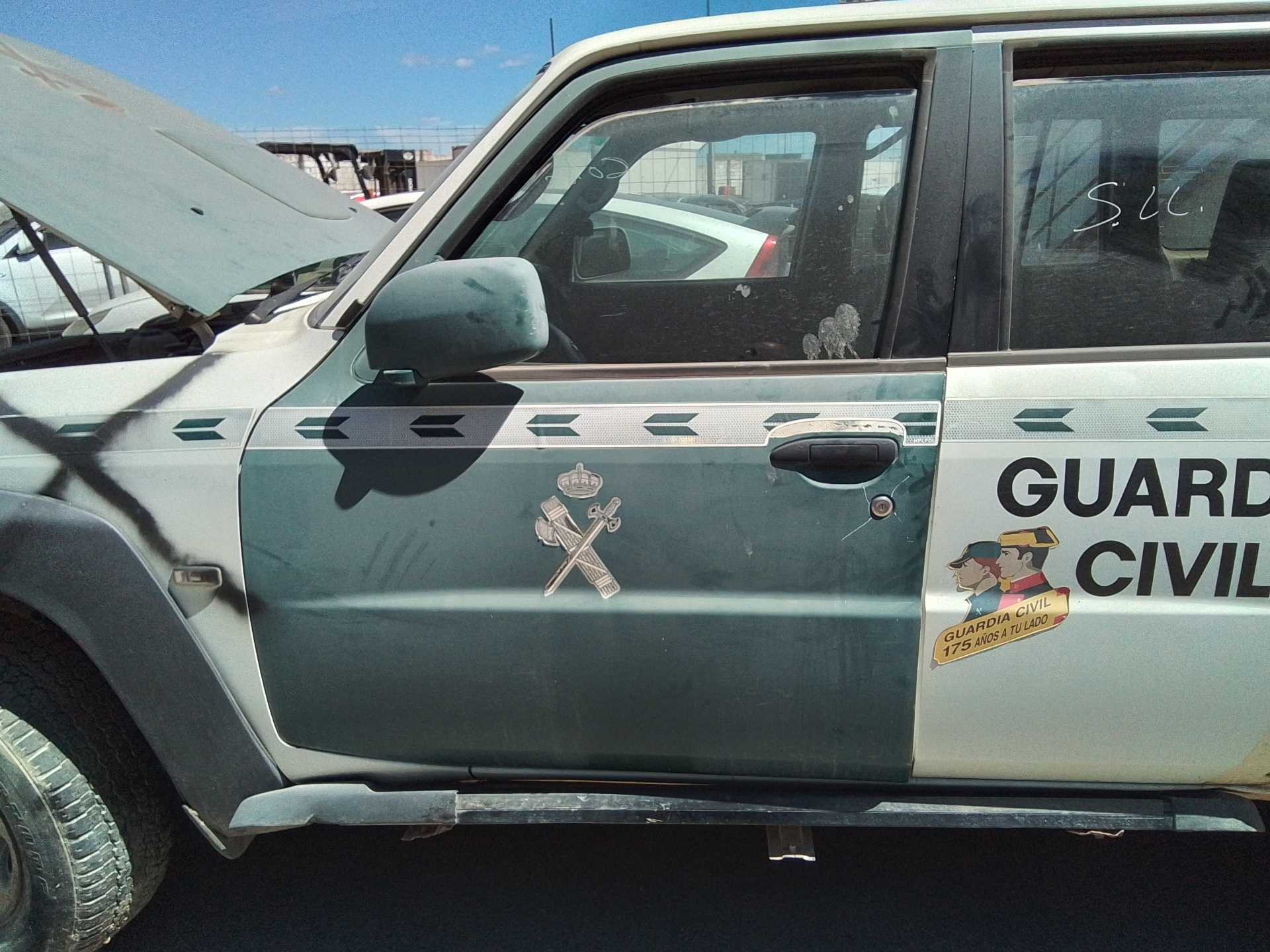 Recambio de puerta delantera izquierda para nissan patrol gr (y61) elegance referencia OEM IAM   