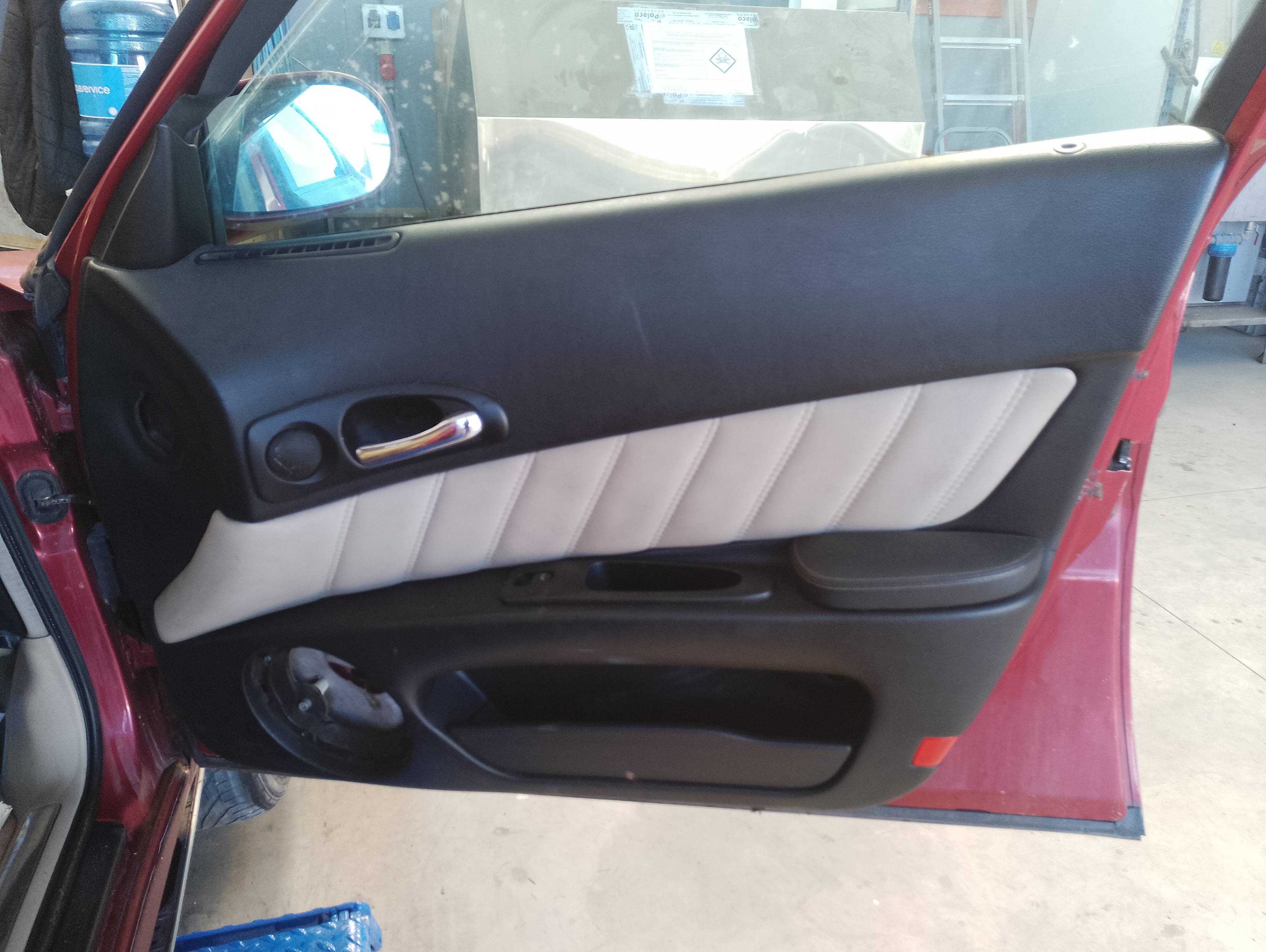 Recambio de guarnecido puerta delantera derecha para alfa romeo 166 2.4 jtd referencia OEM IAM   