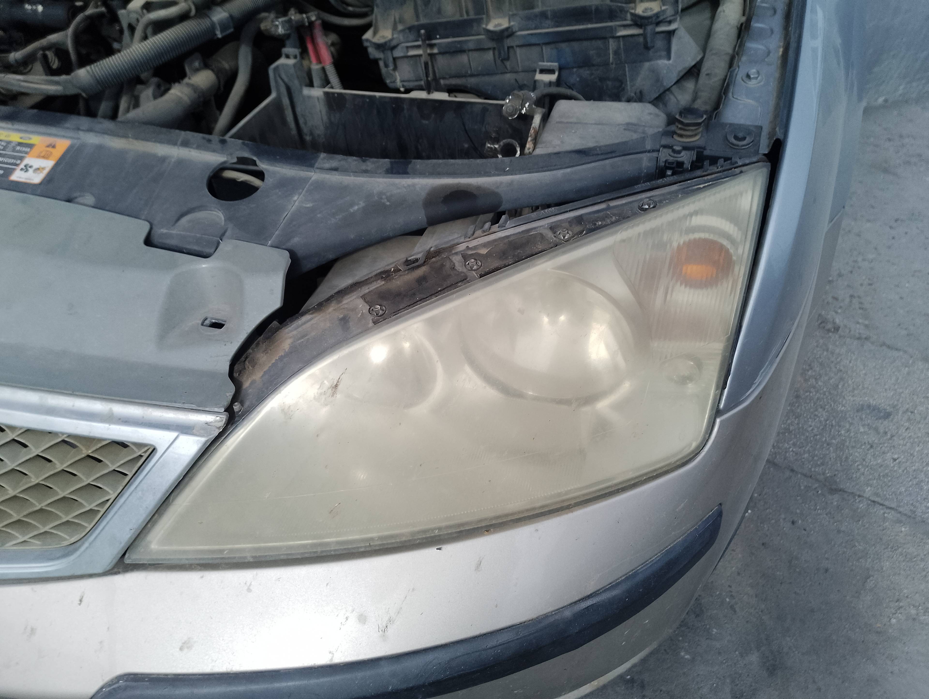 Recambio de faro izquierdo para ford mondeo berlina (ge) ambiente referencia OEM IAM   