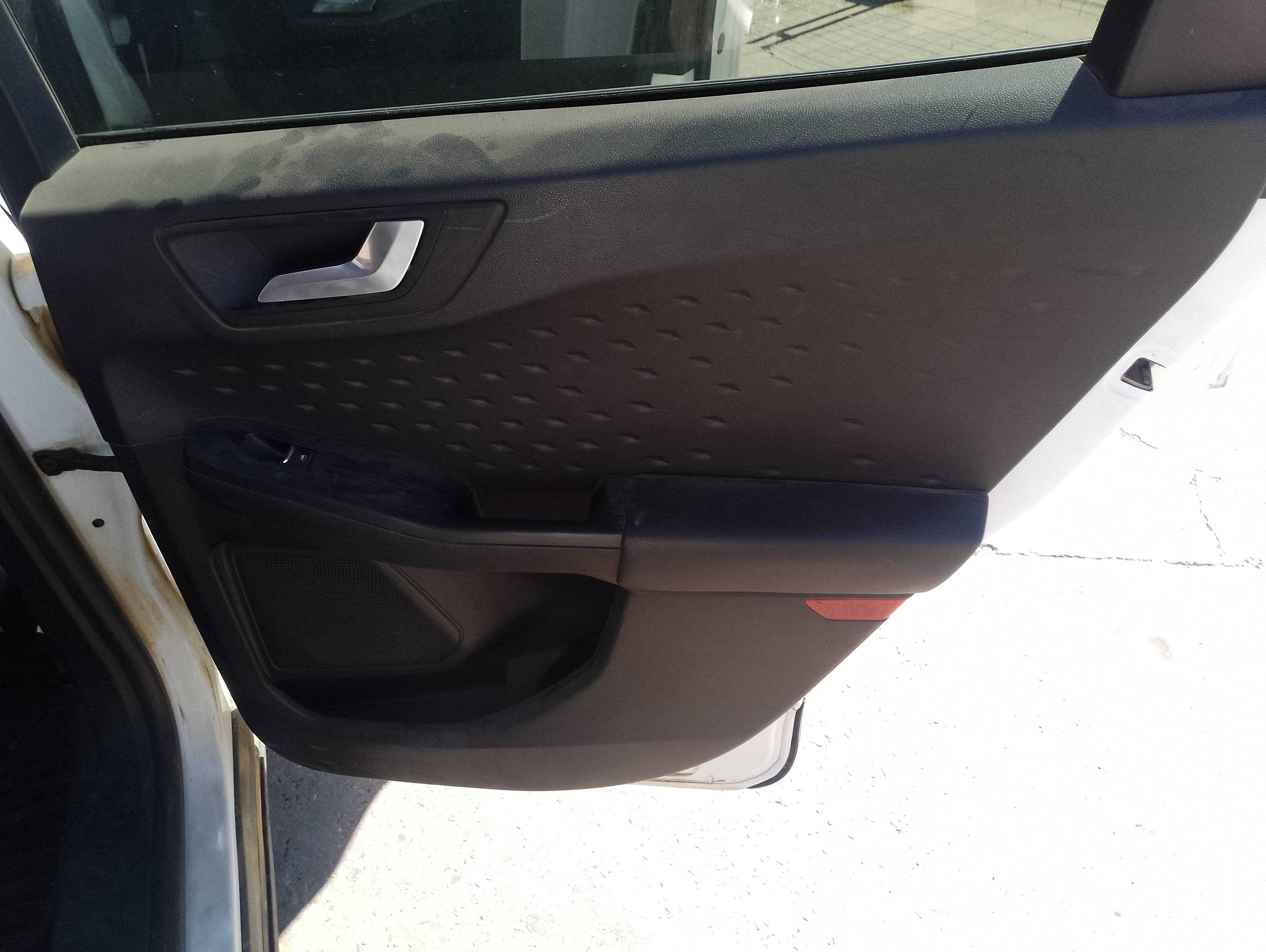 Recambio de guarnecido puerta trasera derecha para ford kuga trend referencia OEM IAM   