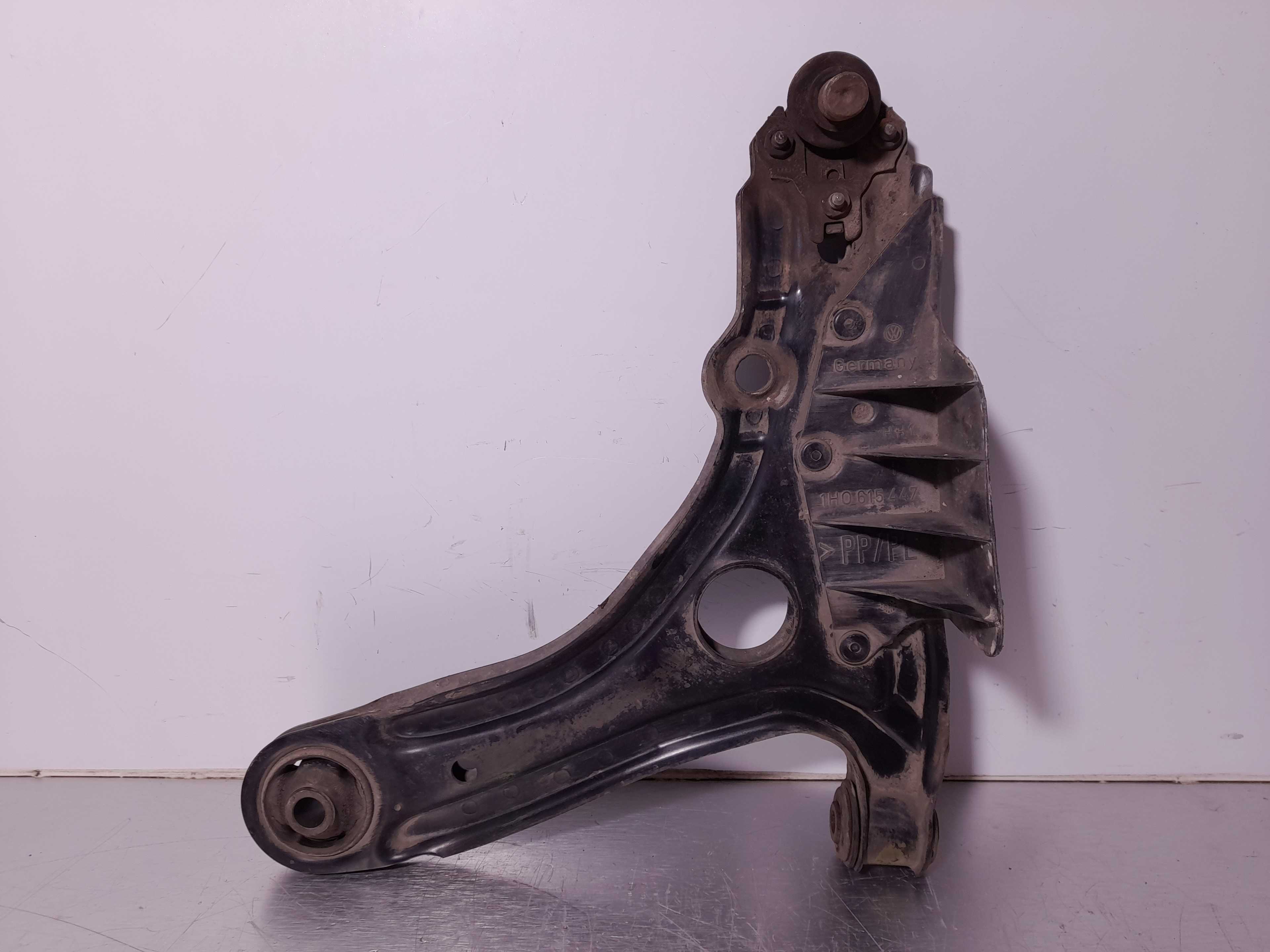 Recambio de brazo suspension inferior delantero derecho para seat ibiza (6k1) select referencia OEM IAM 1H0615447  
