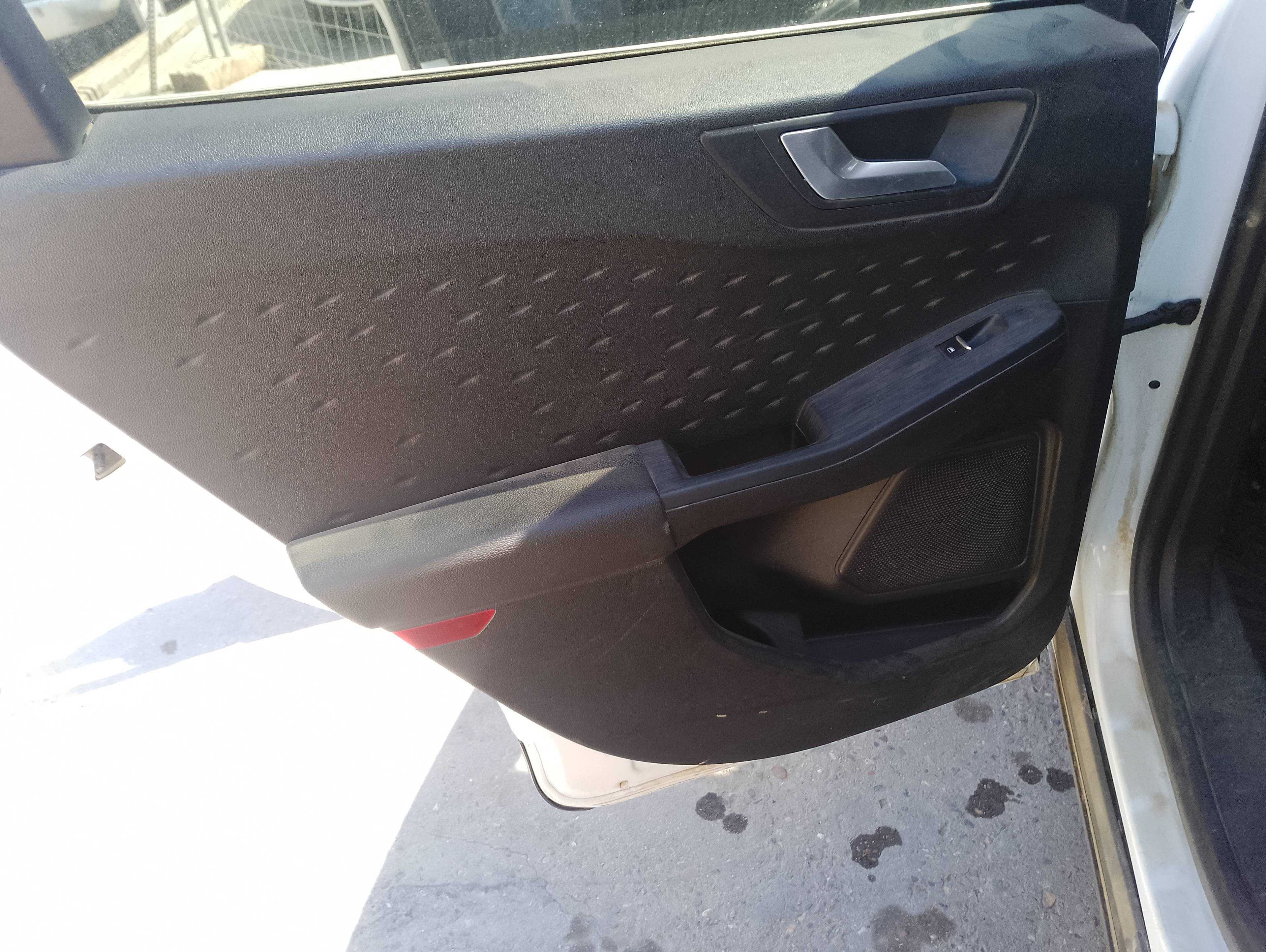 Recambio de guarnecido puerta trasera izquierda para ford kuga trend referencia OEM IAM   FG