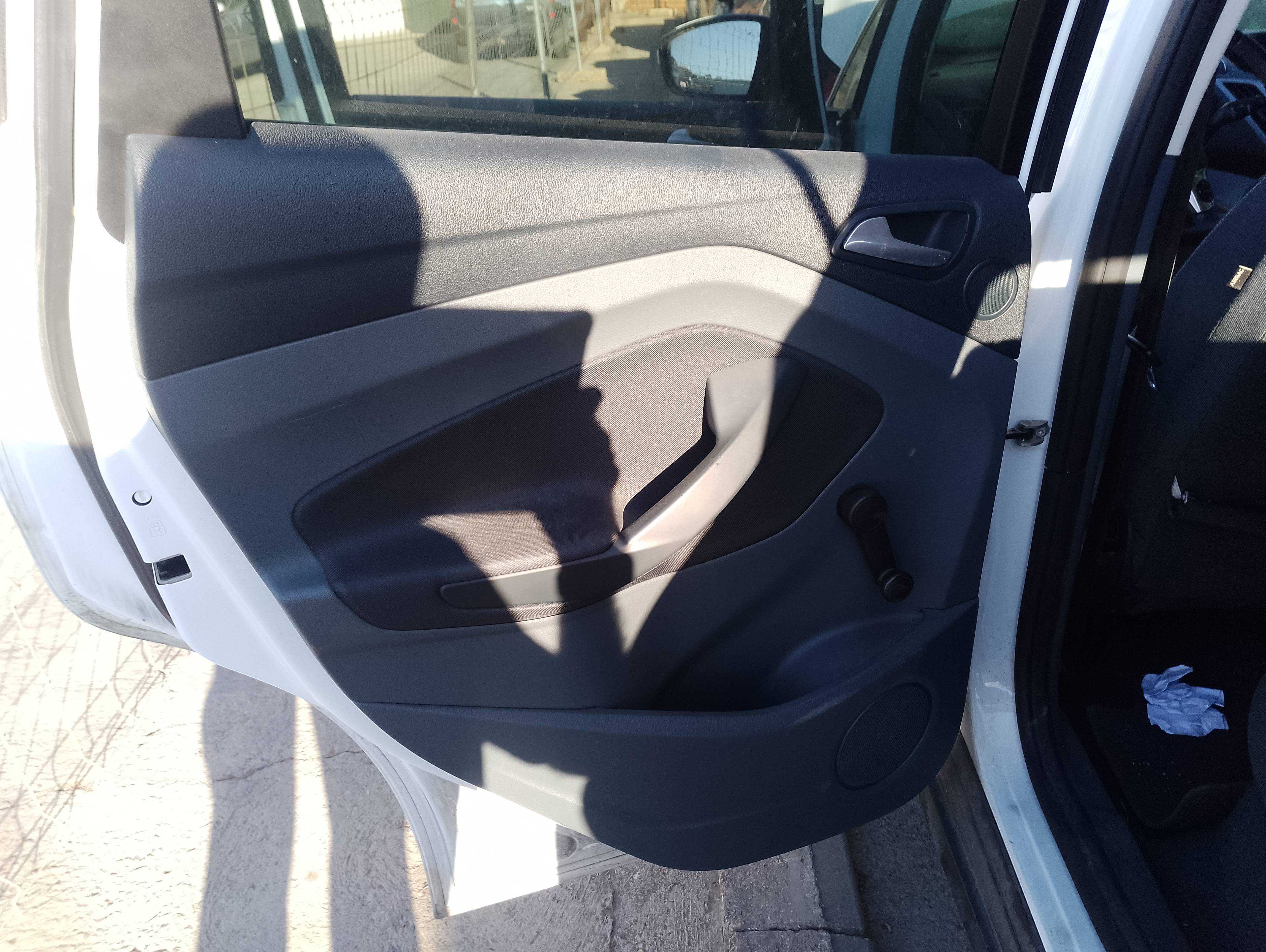 Recambio de guarnecido puerta trasera izquierda para ford c-max trend referencia OEM IAM   