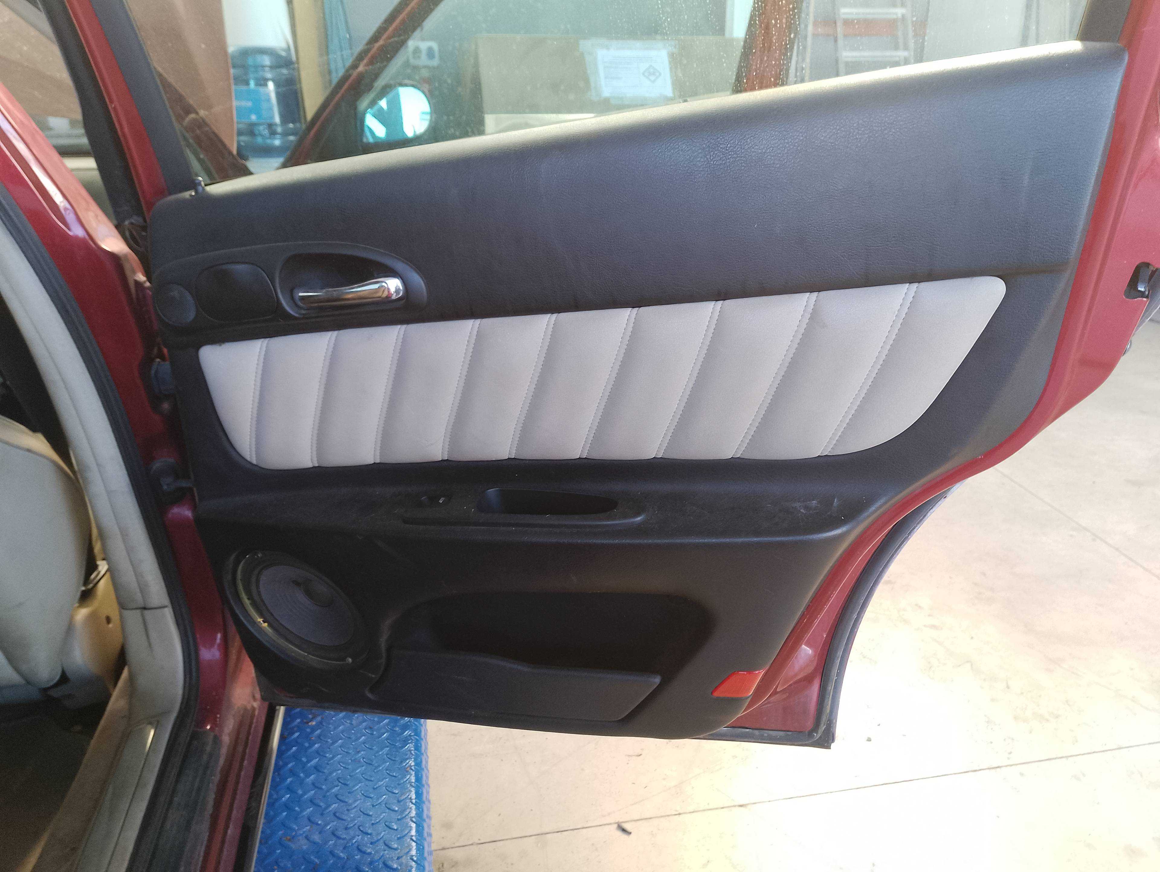 Recambio de guarnecido puerta trasera derecha para alfa romeo 166 2.4 jtd referencia OEM IAM   