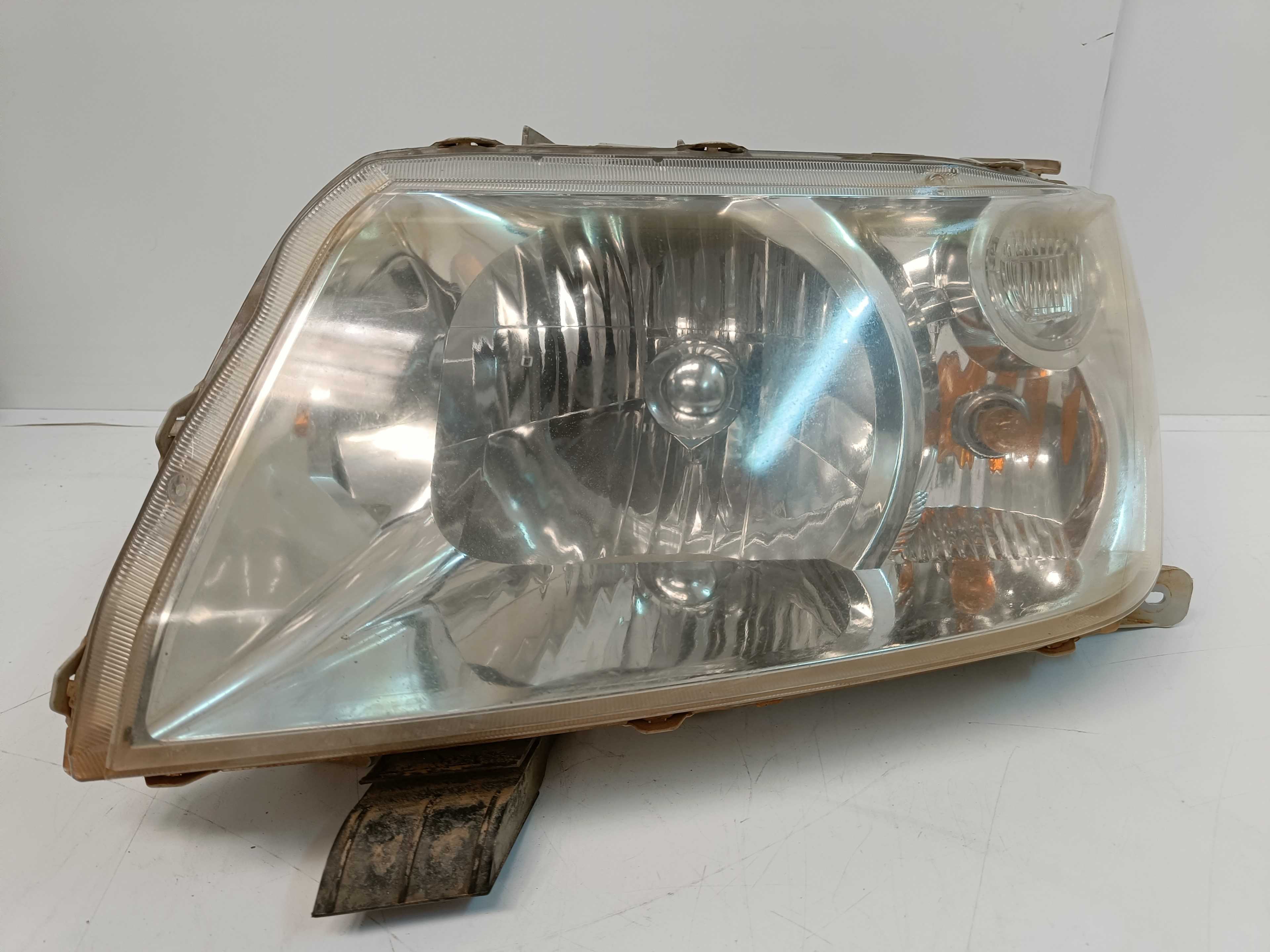 Recambio de faro izquierdo para suzuki grand vitara jb (jt) 1.9 ddis turbodiesel referencia OEM IAM   