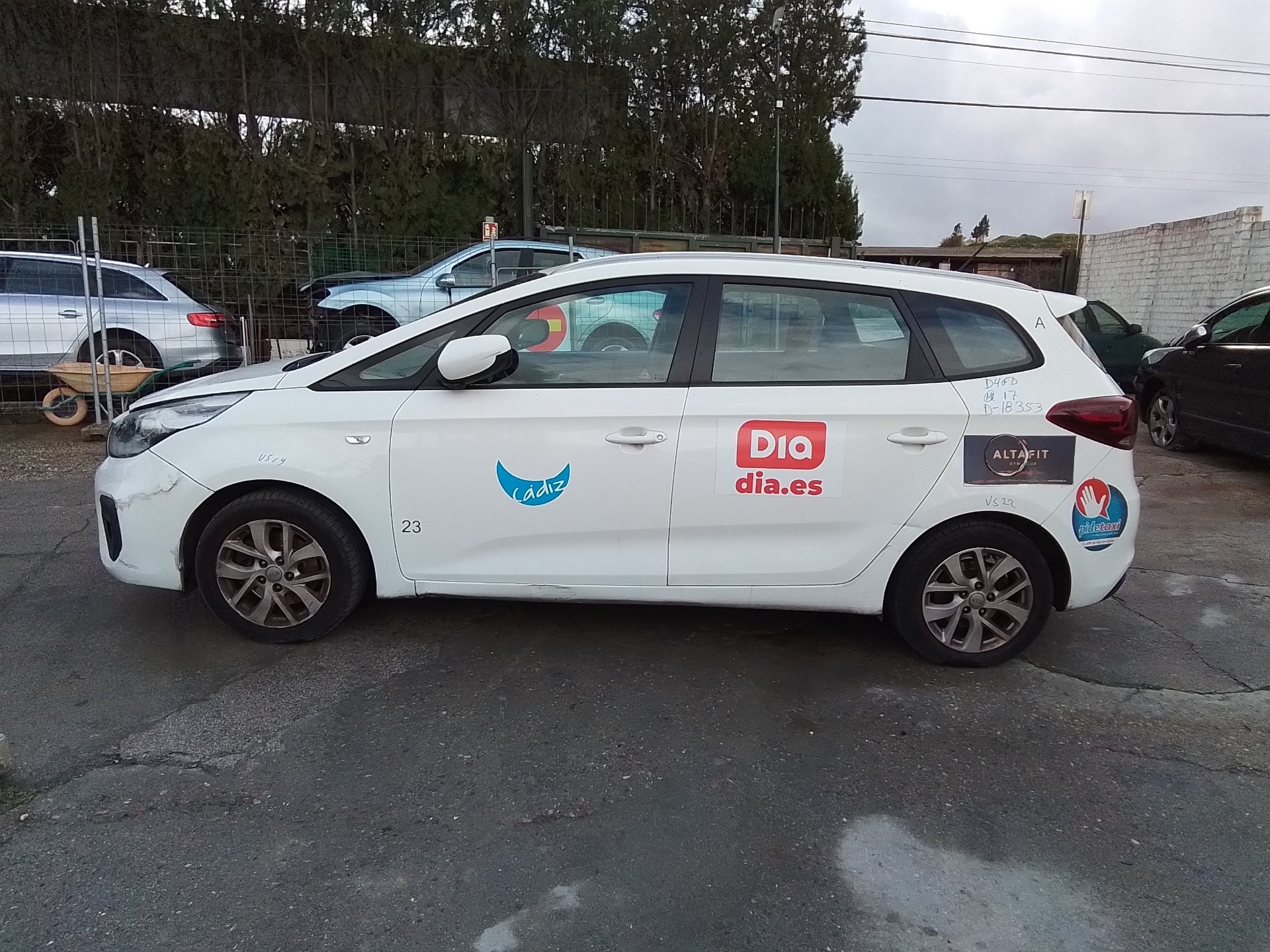 kia carens ( ) del año 2017