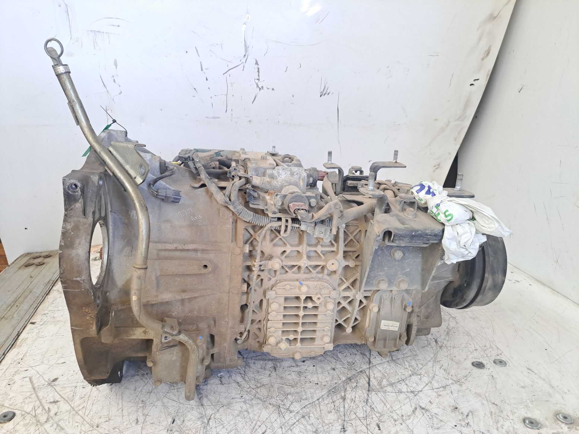 Recambio de caja cambios para isuzu p60 3.0 diesel referencia OEM IAM M0YMX t1399553 