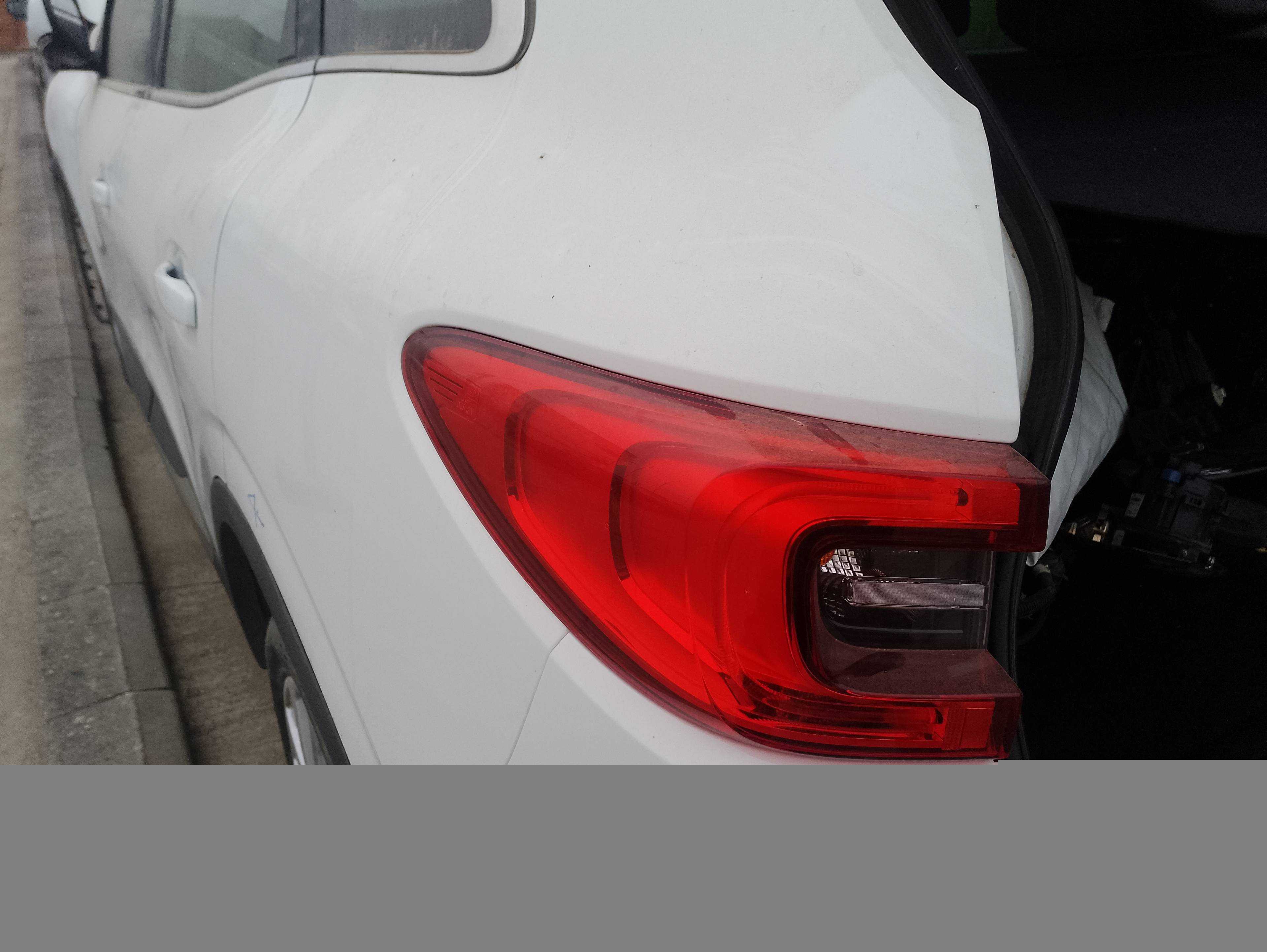 Recambio de piloto trasero izquierdo para renault kadjar bose edition referencia OEM IAM   