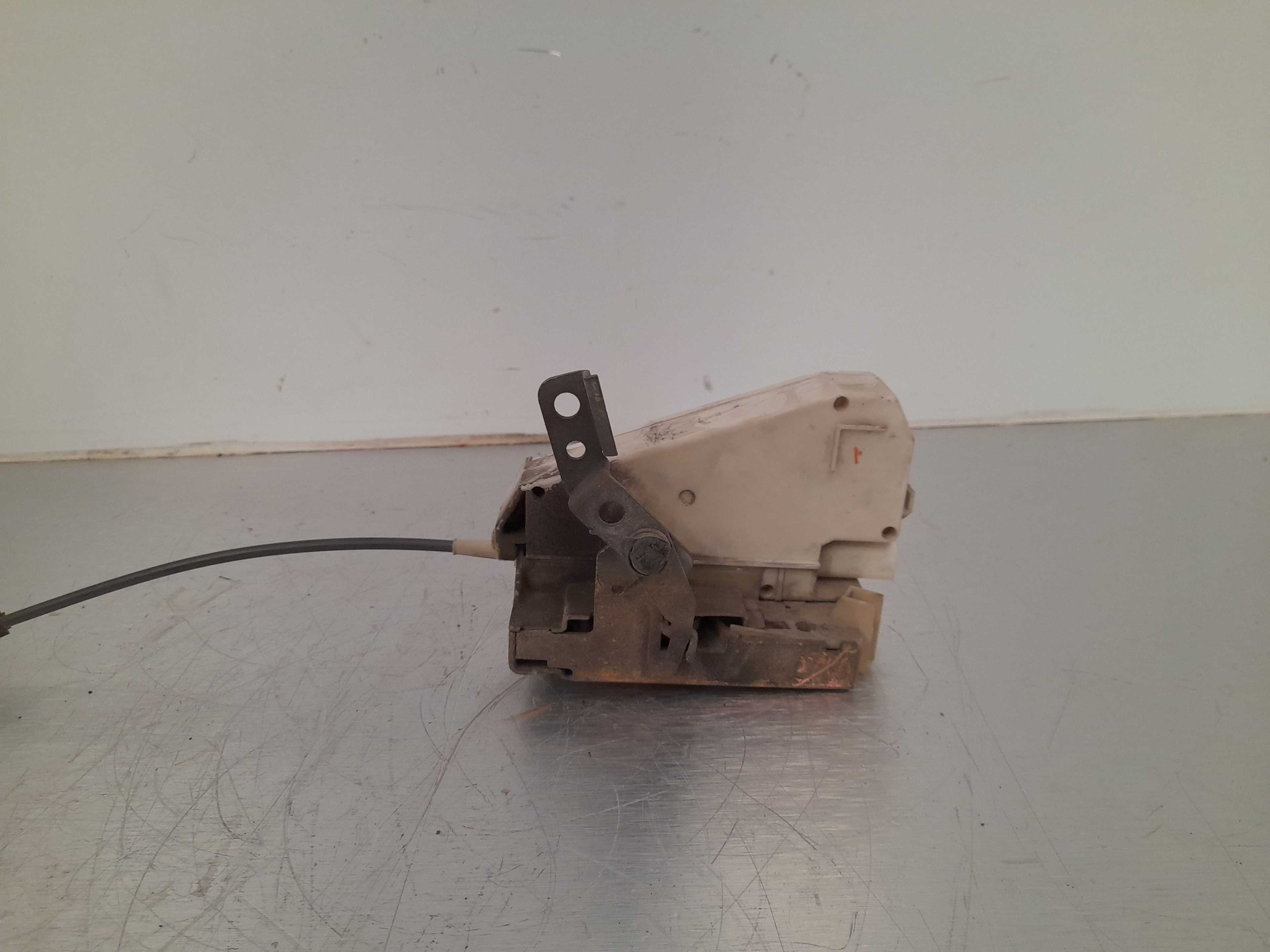 Recambio de cerradura puerta trasera izquierda para ford escort berlina referencia OEM IAM 93BG220A20BA  