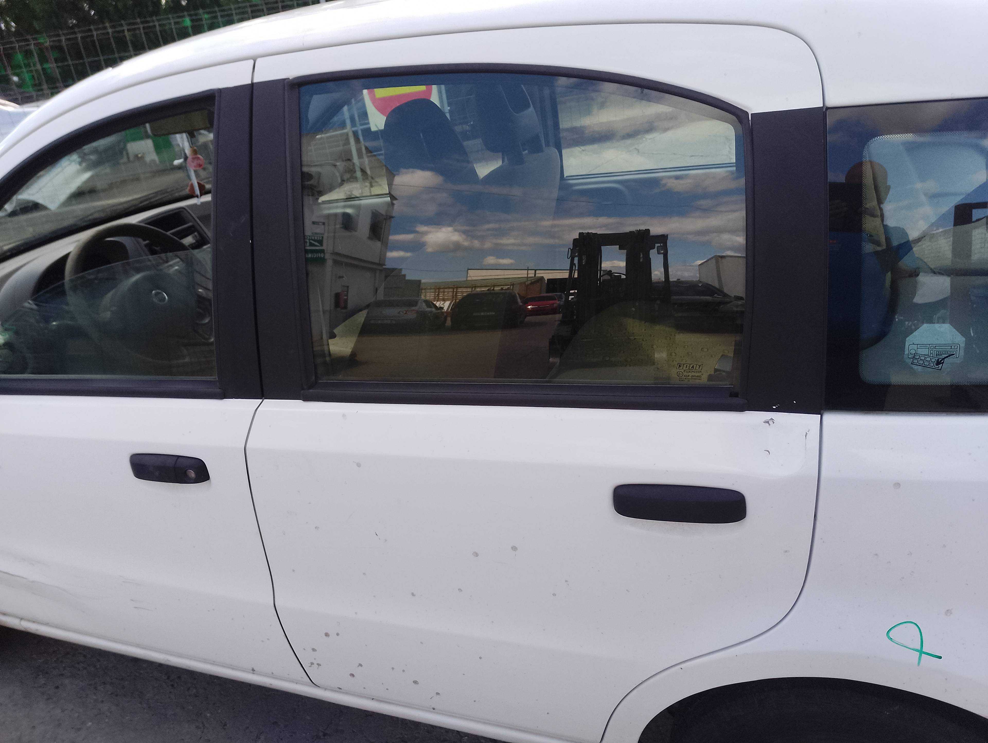 Recambio de puerta trasera izquierda para fiat panda (169) 1.1 8v referencia OEM IAM   
