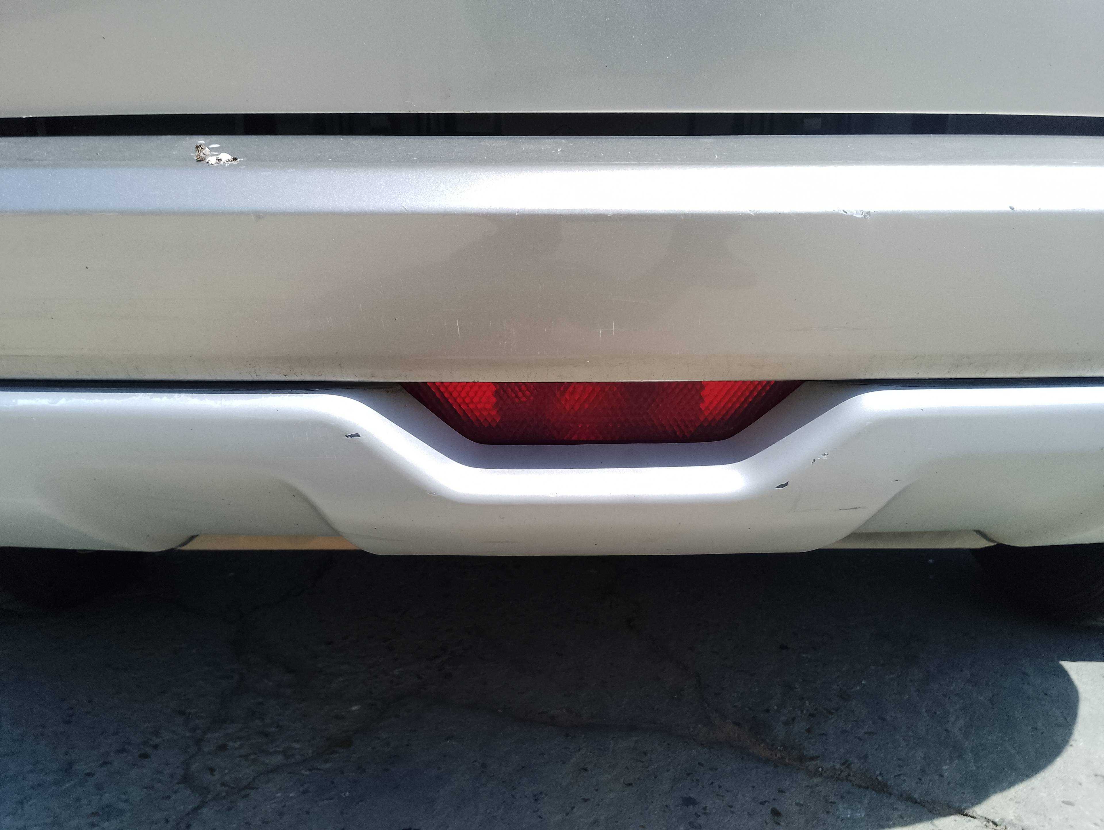 Recambio de faro antiniebla trasero central para renault koleos bose edition referencia OEM IAM   