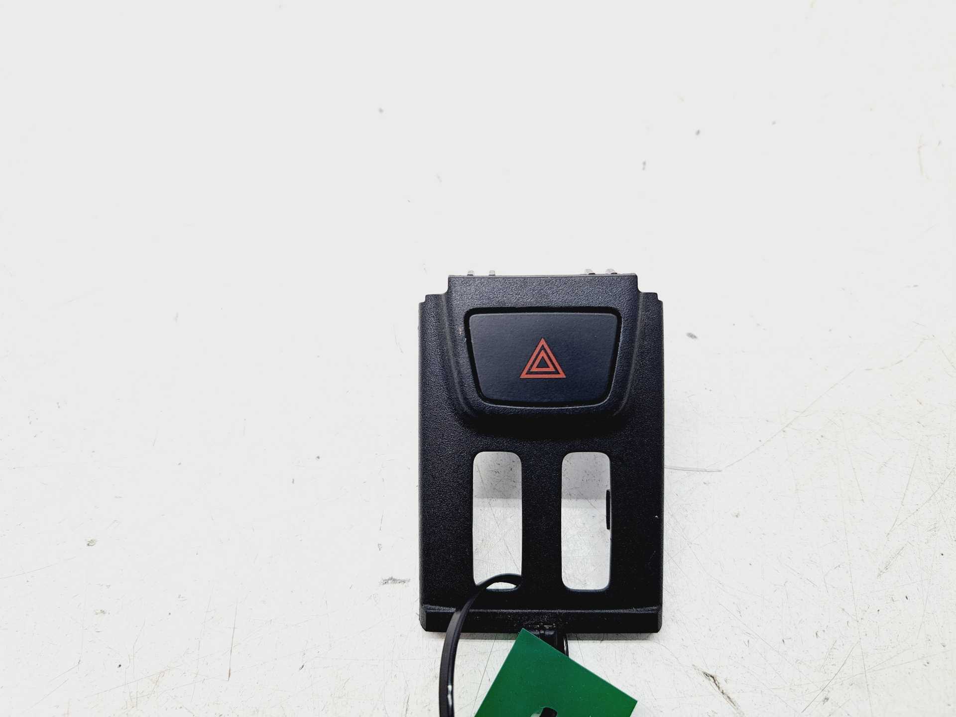 Recambio de mando warning para ford puma hybrid st-line referencia OEM IAM H1BT13A350AC  
