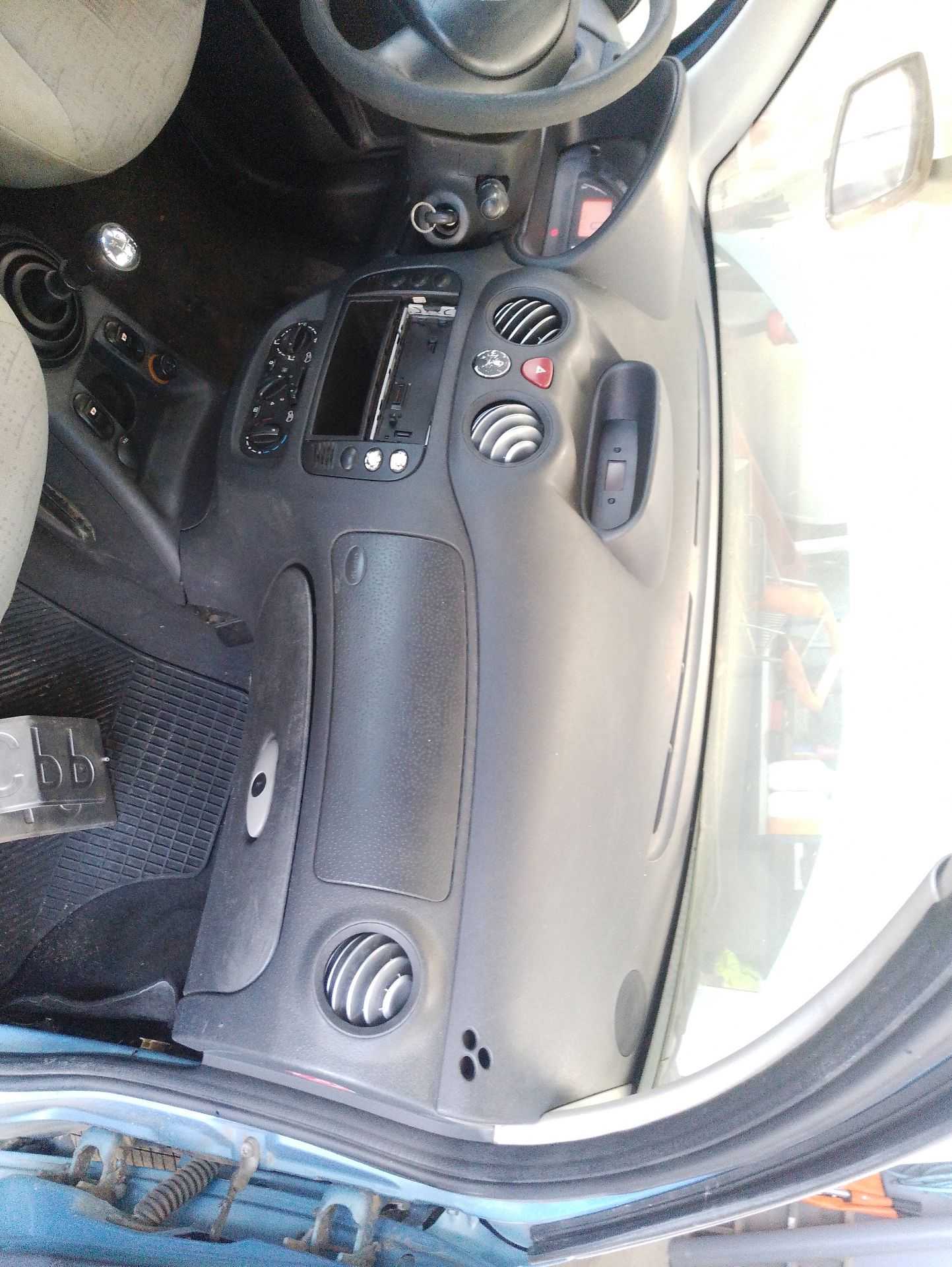 Recambio de salpicadero para citroën c3 i (fc_, fn_) 1.1 i referencia OEM IAM 8211CC  