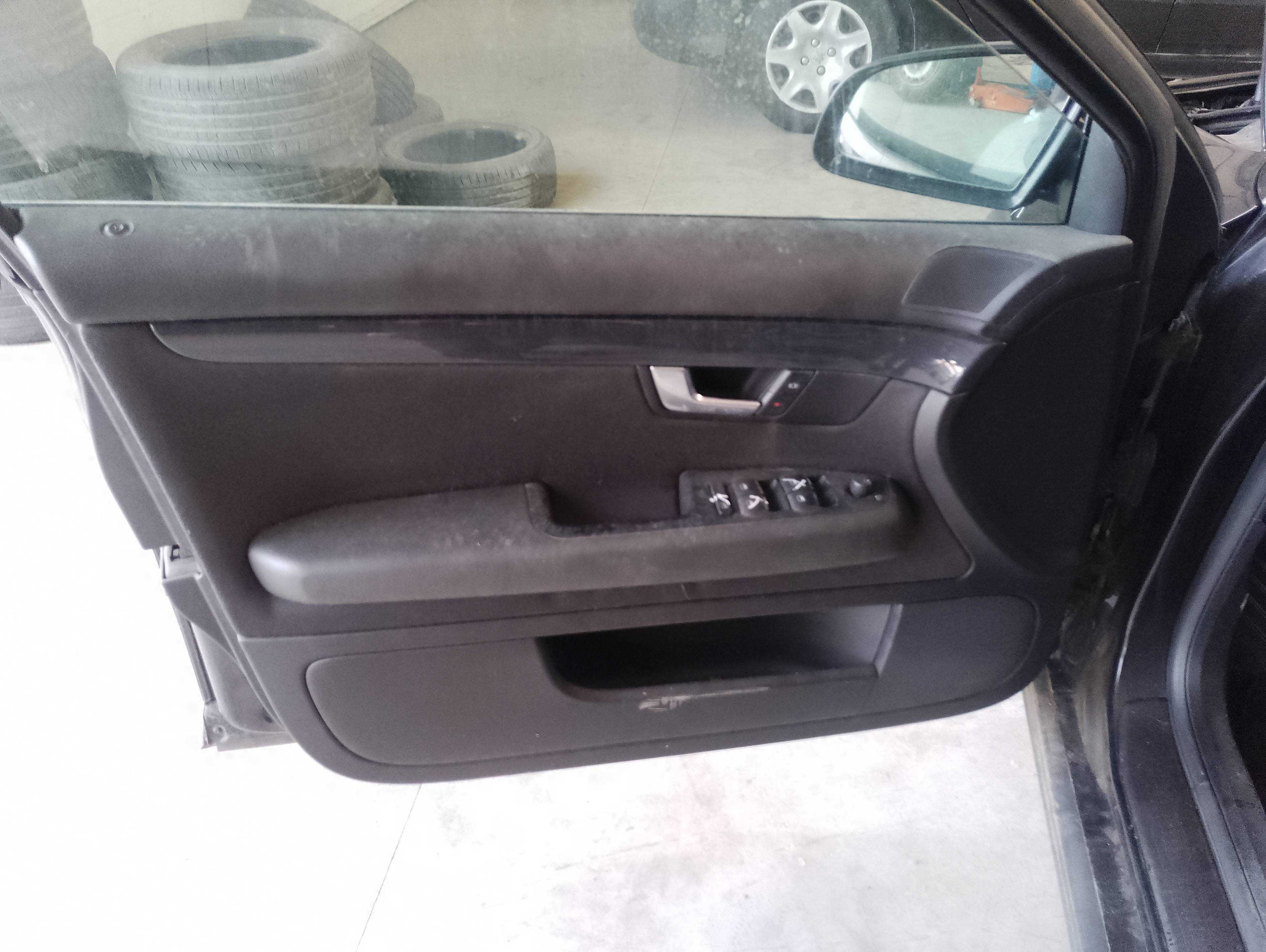 Recambio de guarnecido puerta delantera izquierda para audi a4 berlina (8e) 1.9 tdi (96kw) referencia OEM IAM   