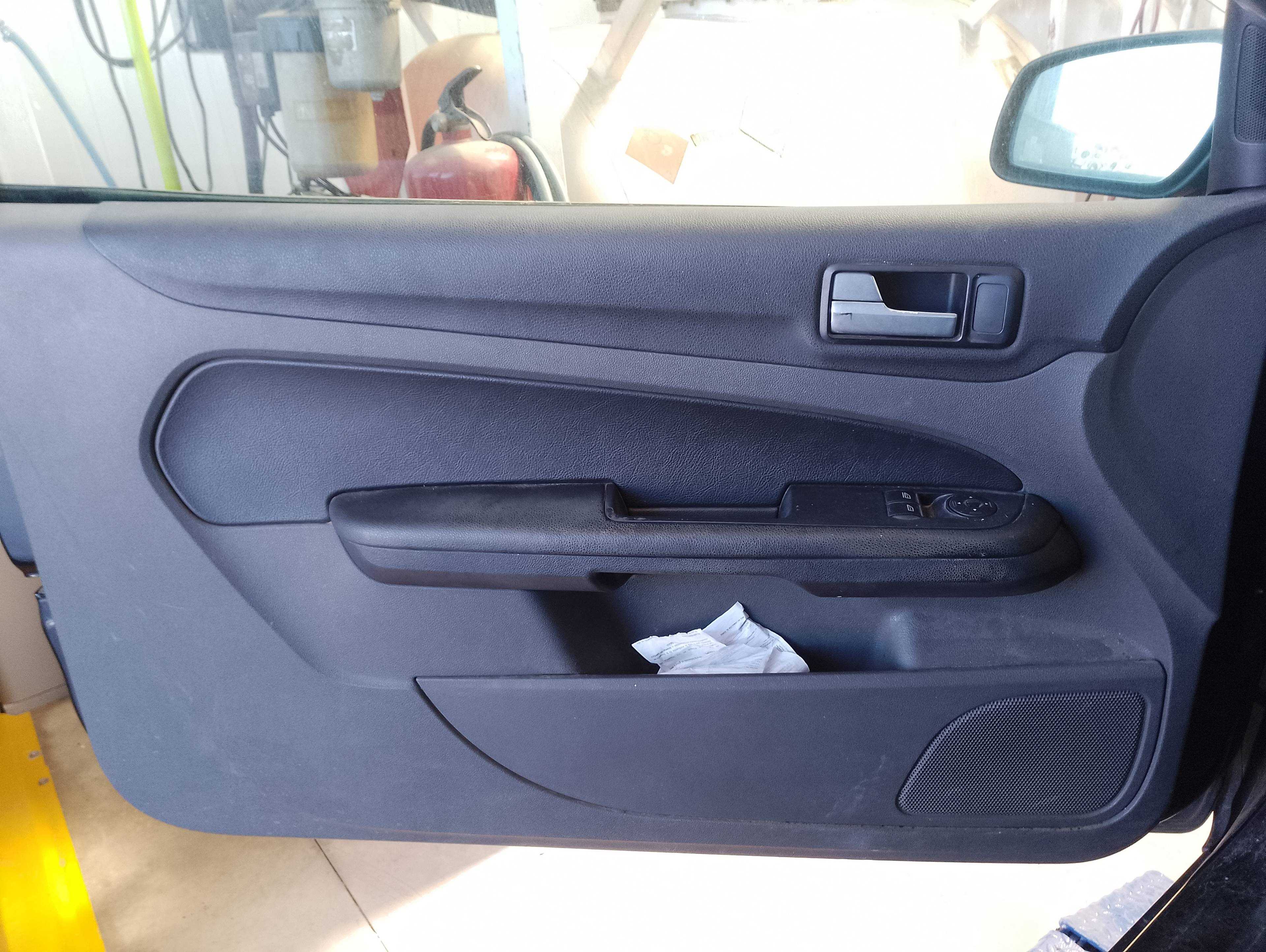 Recambio de guarnecido puerta delantera izquierda para ford focus berlina (cap) ambiente (d) referencia OEM IAM   