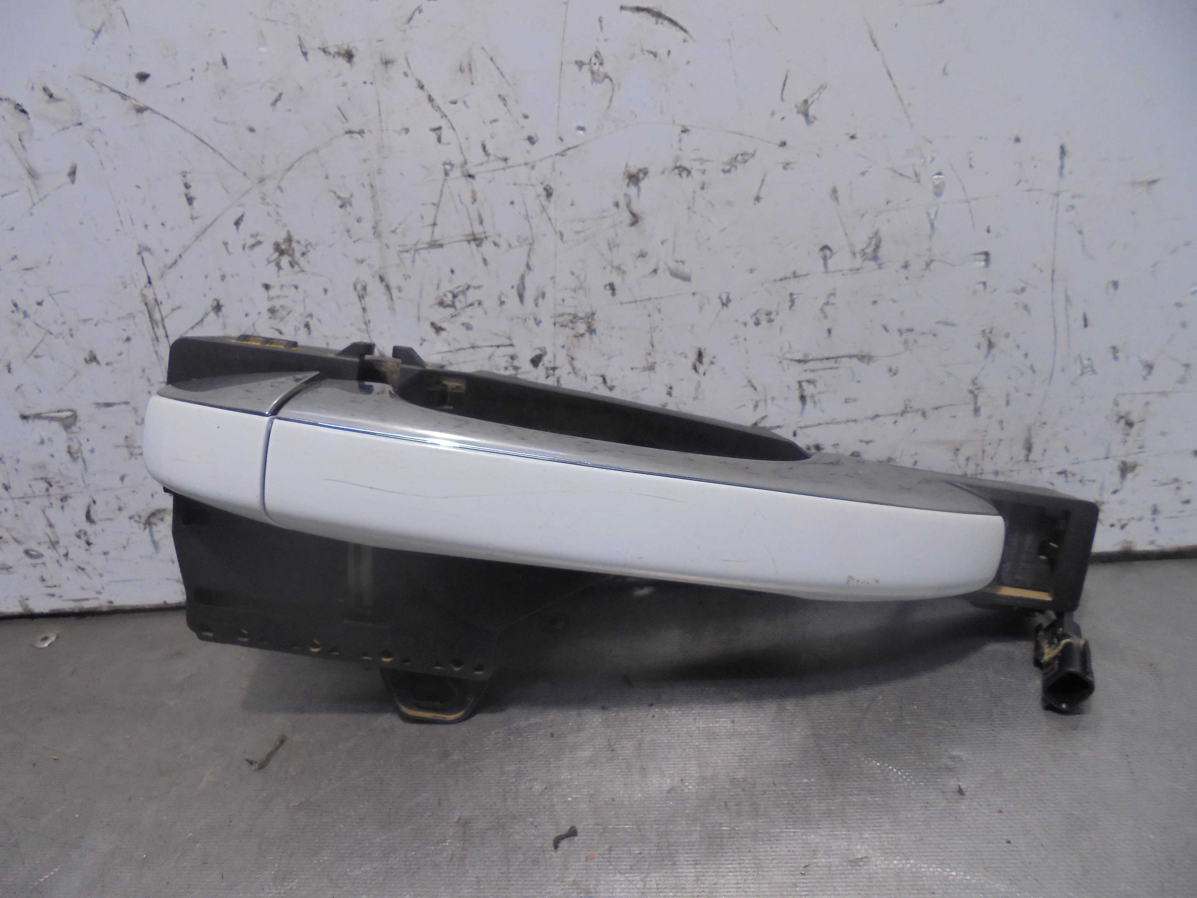 Recambio de maneta exterior trasera derecha para renault megane iv berlina 5p bose-edition referencia OEM IAM 806067663R  