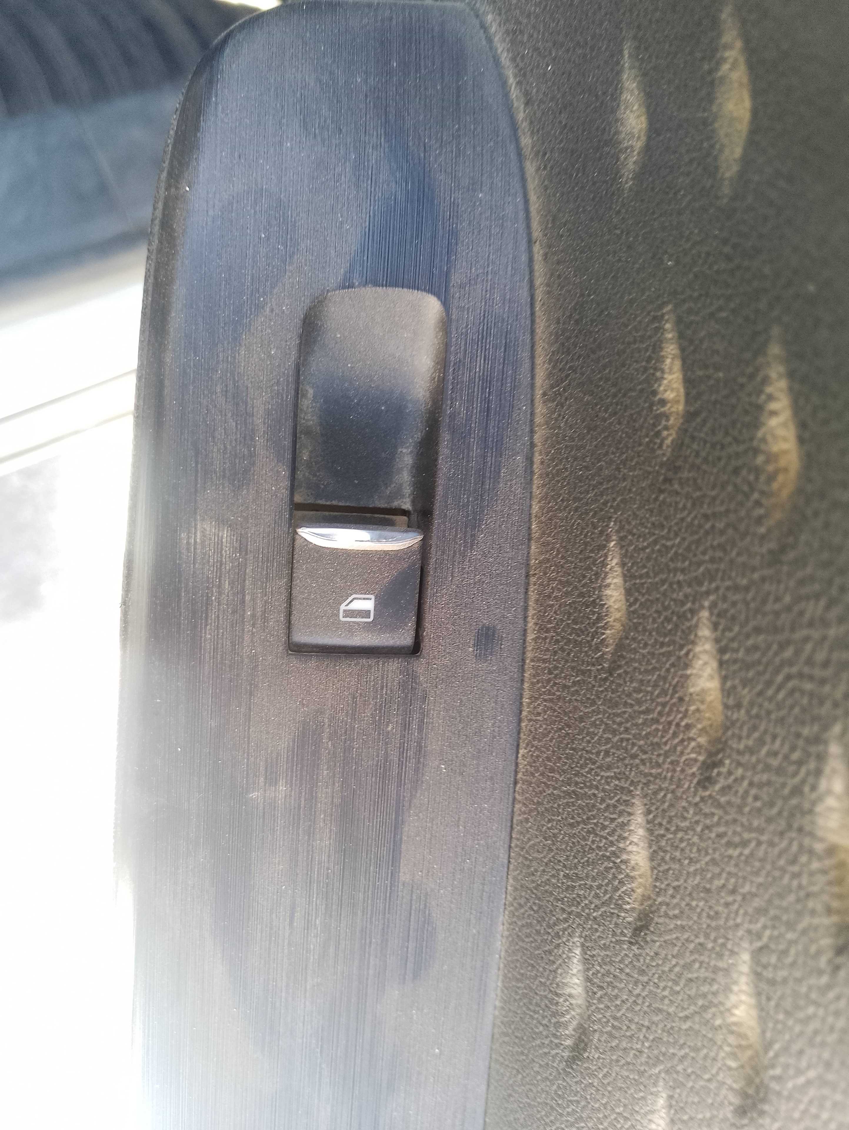 Recambio de mando elevalunas trasero derecho para ford kuga trend referencia OEM IAM 2413177  