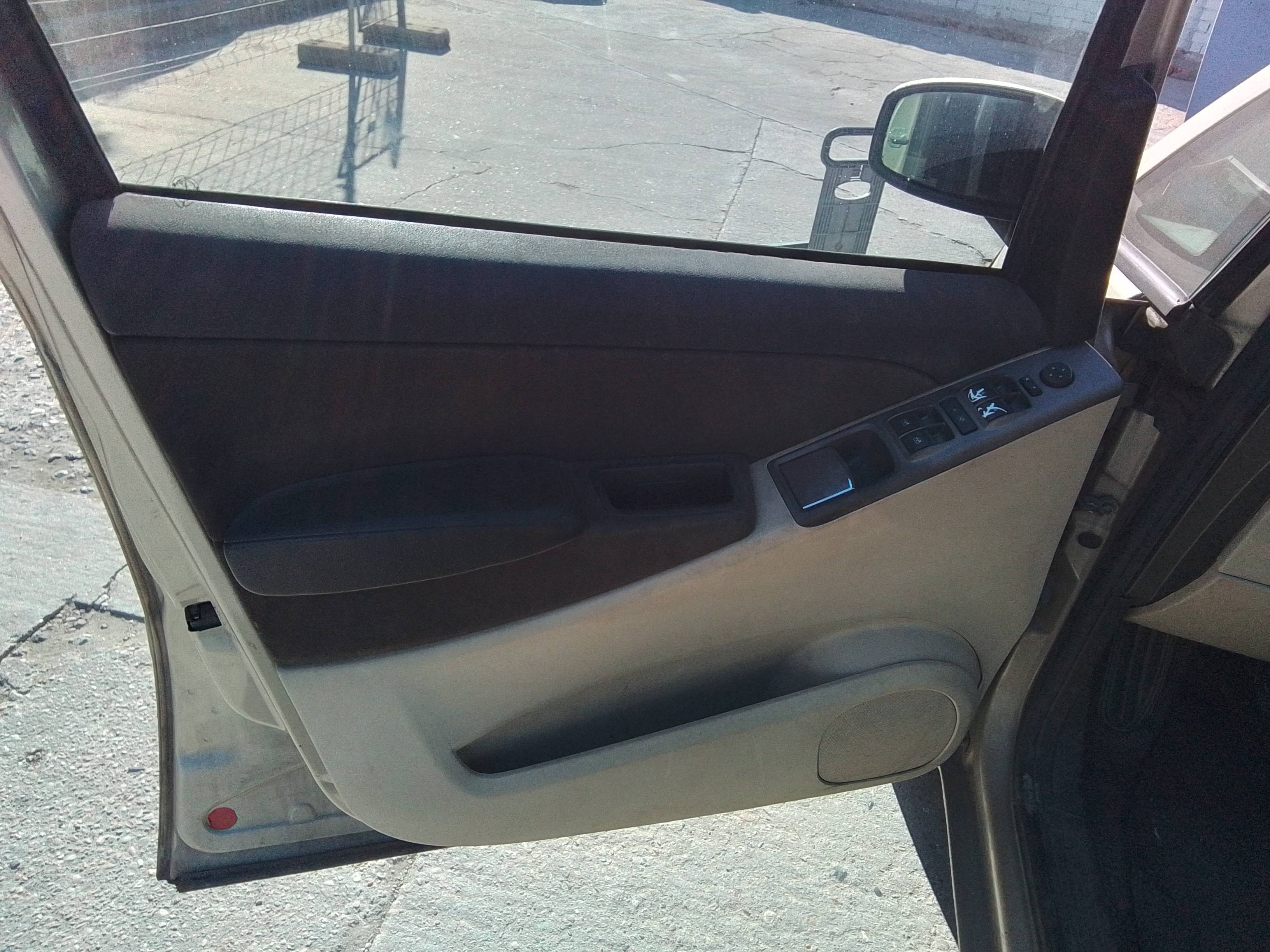 Recambio de guarnecido puerta delantera izquierda para lancia musa (184) 1.9 jtd cat referencia OEM IAM   