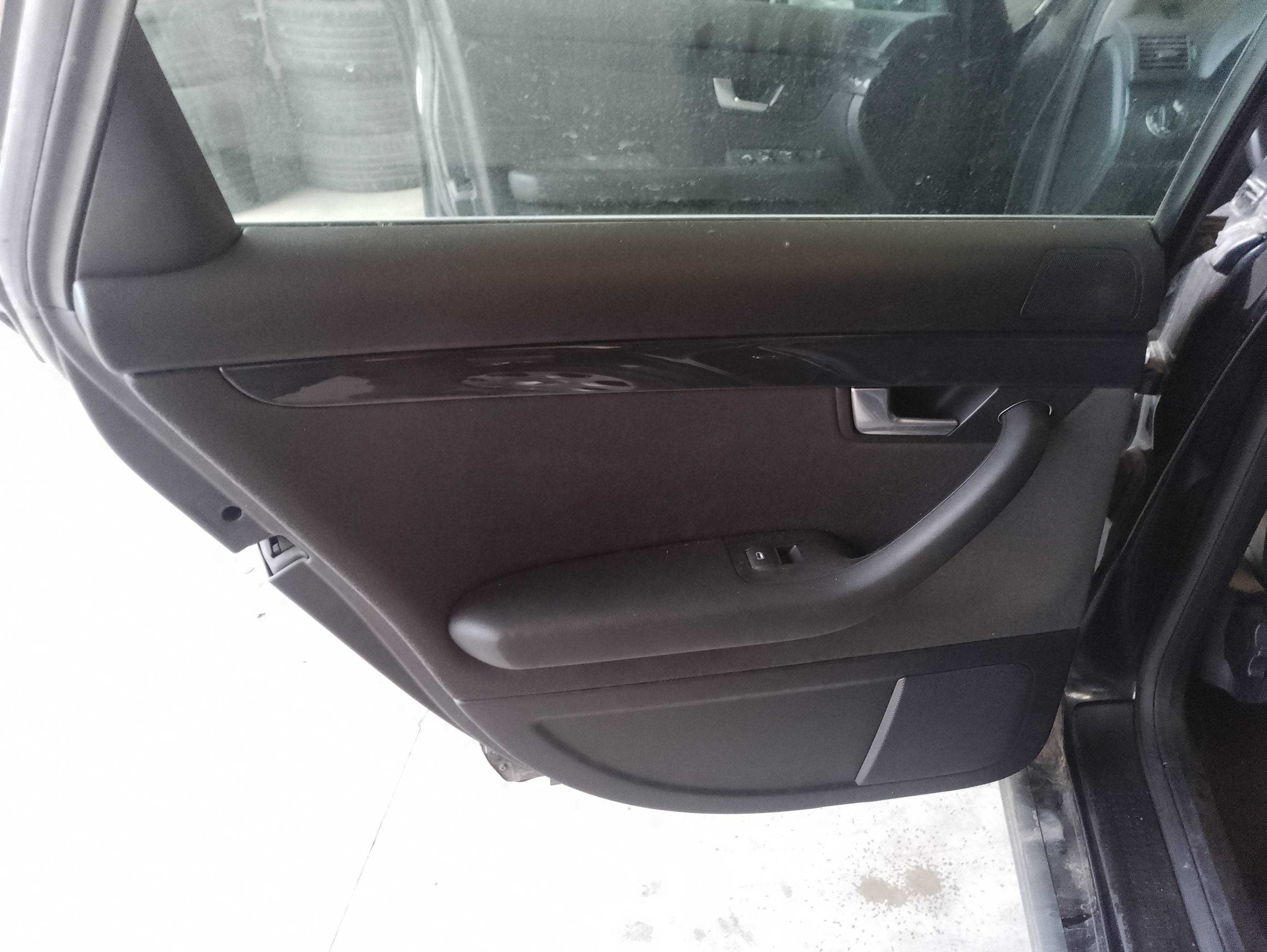 Recambio de guarnecido puerta trasera izquierda para audi a4 berlina (8e) 1.9 tdi (96kw) referencia OEM IAM   