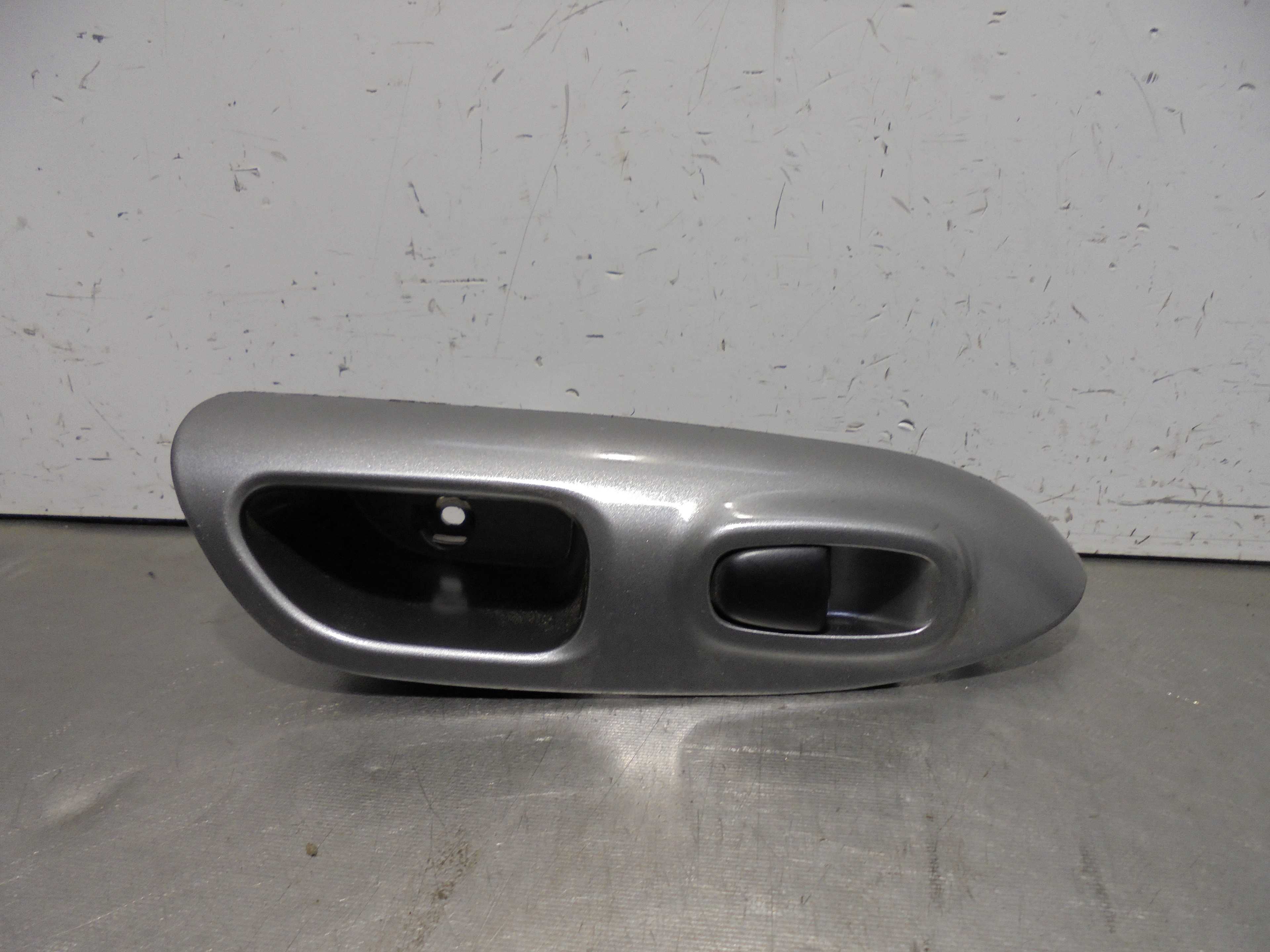 Recambio de mando elevalunas trasero derecho para nissan juke (f15) 1.6 cat referencia OEM IAM 254111KL5A ALPS 