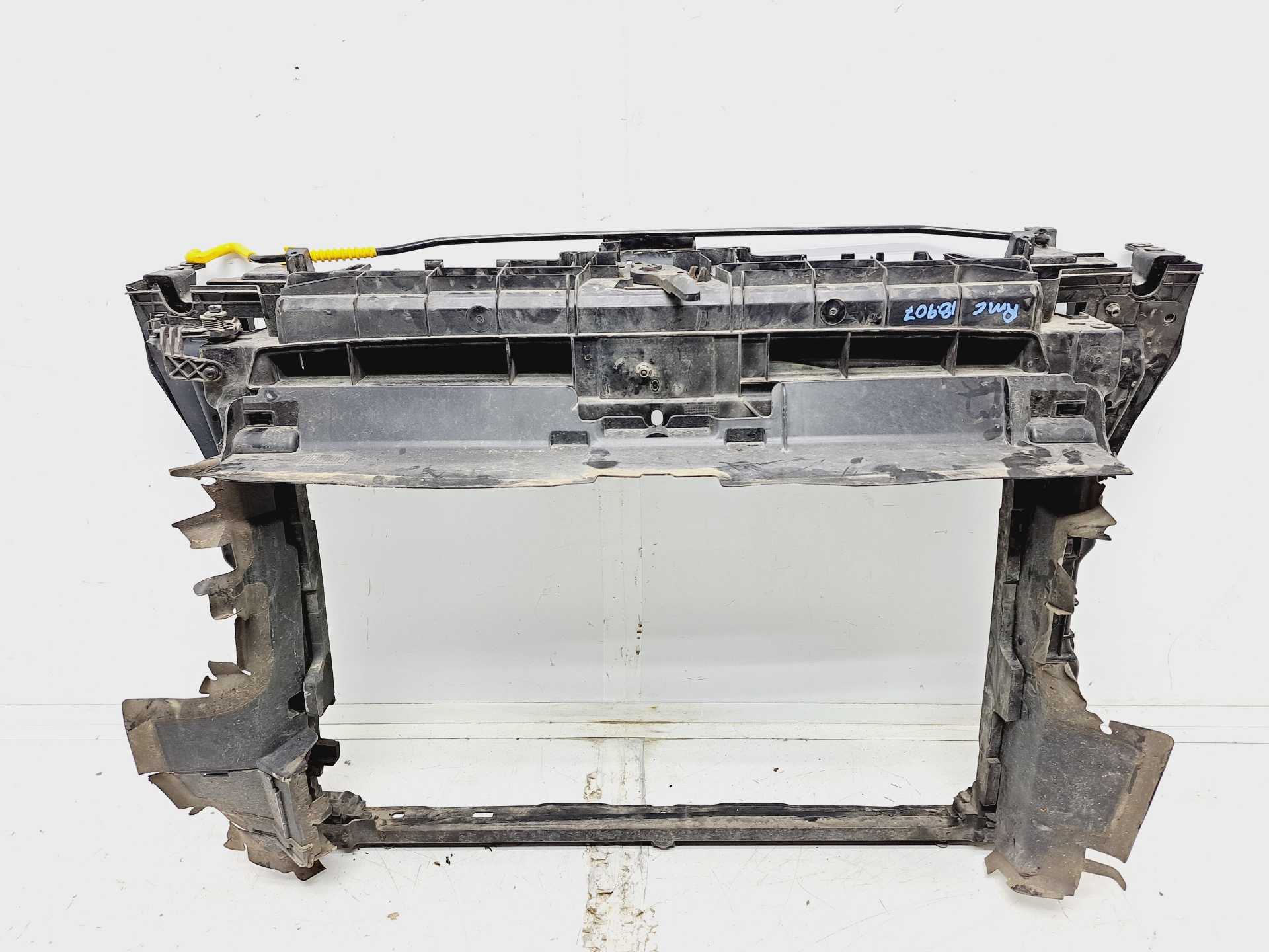 Recambio de panel frontal para volkswagen t-roc (d11) basis referencia OEM IAM 2136401291 2GA805588S 