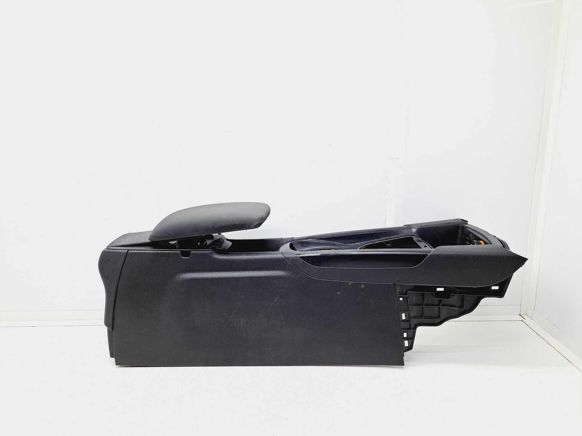 Recambio de consola central para ds 4 basis referencia OEM IAM 9670543377  