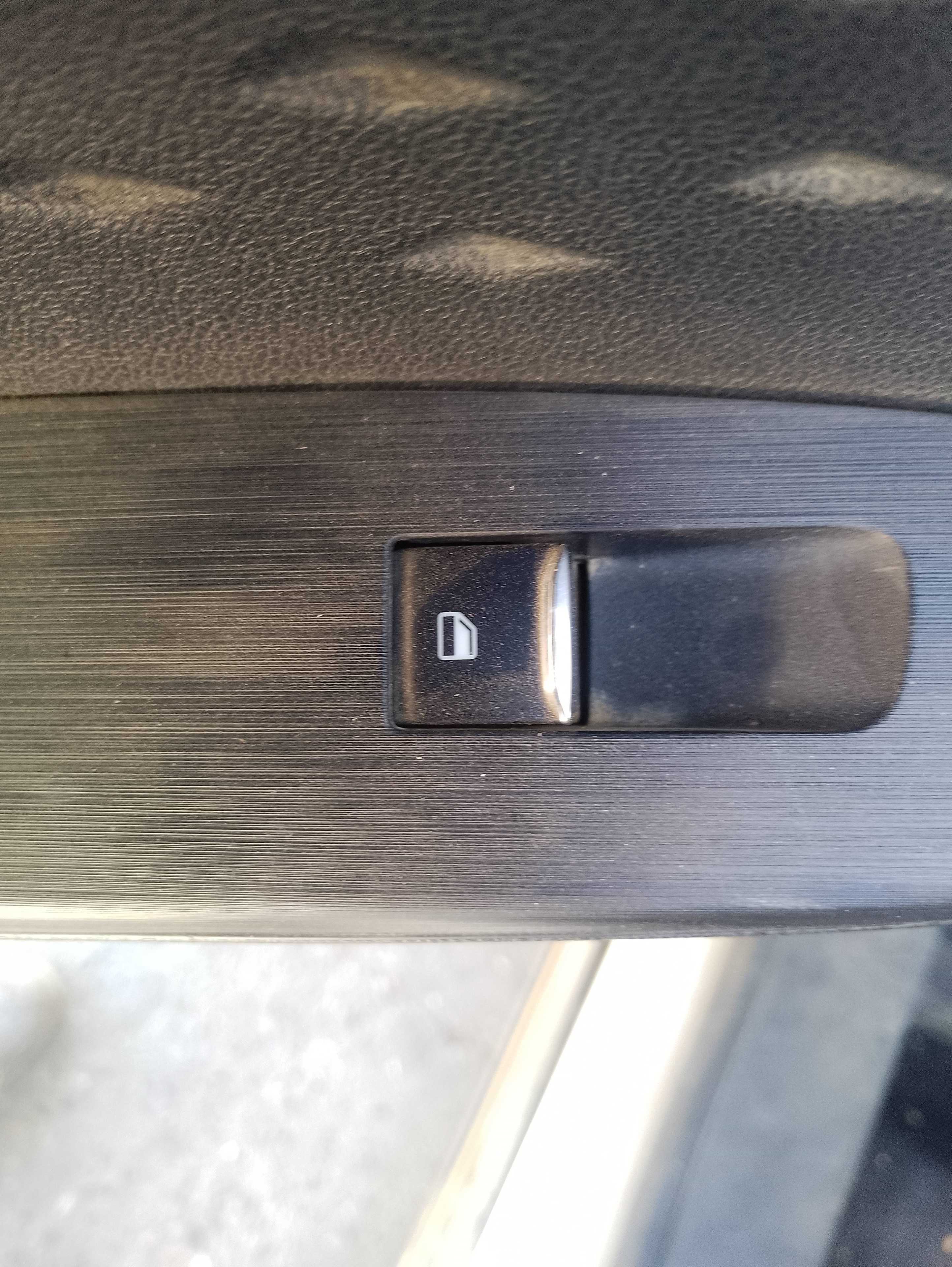 Recambio de mando elevalunas trasero izquierdo para ford kuga trend referencia OEM IAM 2413177  