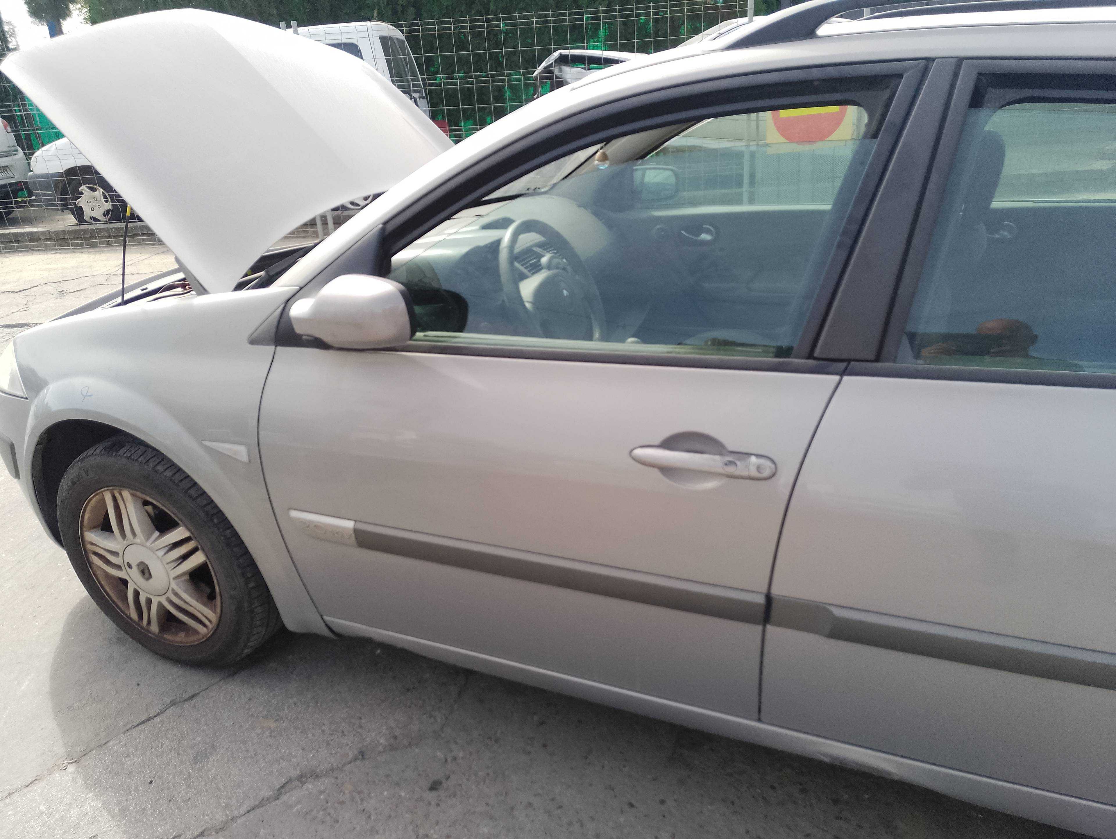 Recambio de puerta delantera izquierda para renault megane ii familiar authentique confort referencia OEM IAM   
