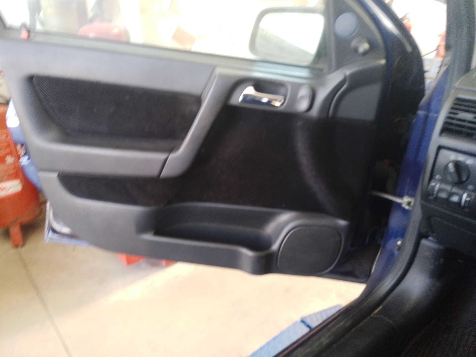 Recambio de guarnecido puerta delantera izquierda para opel astra g sedán (t98) 1.6 16v (f69) referencia OEM IAM   