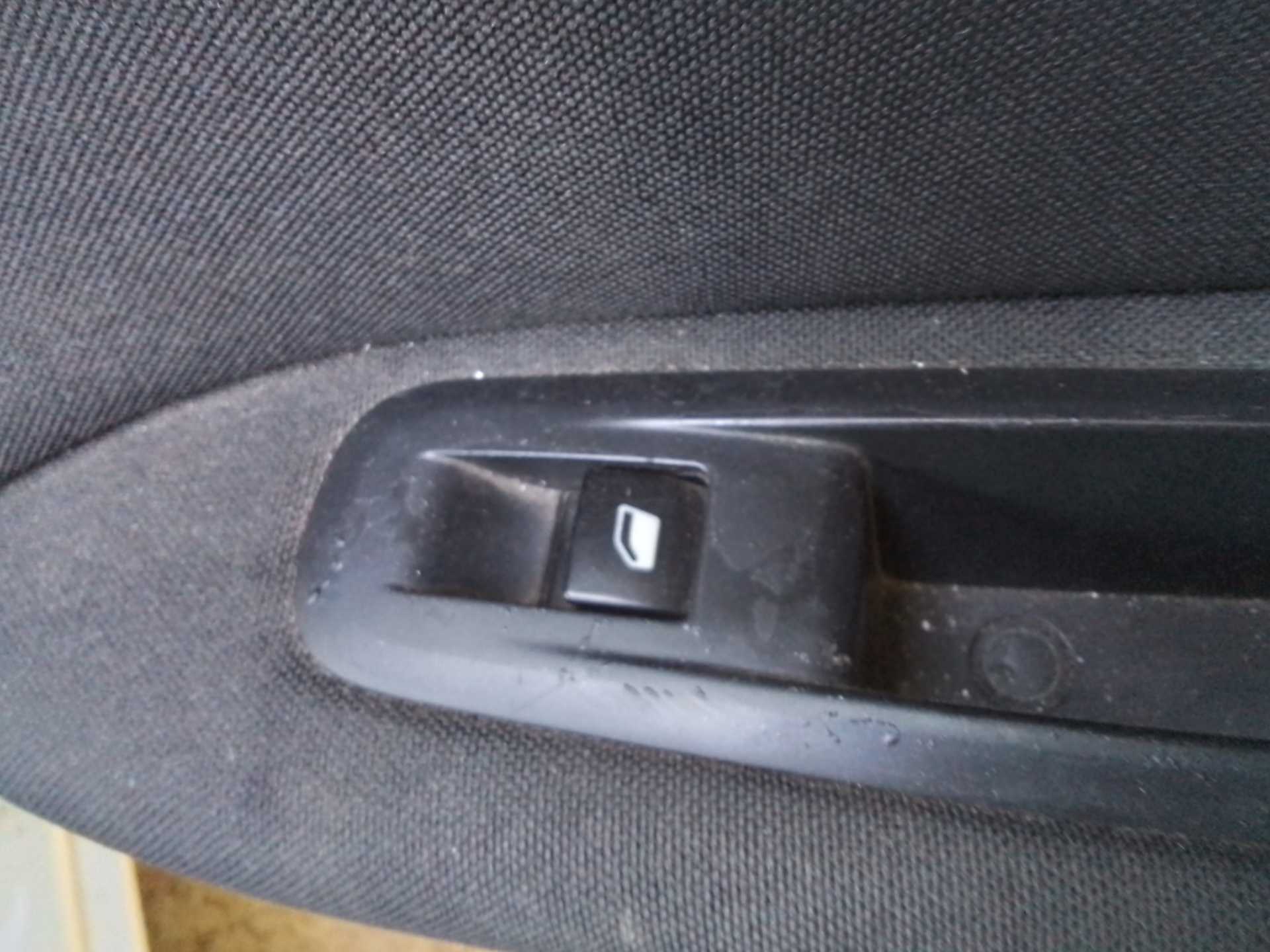 Recambio de mando elevalunas trasero derecho para peugeot 308 active referencia OEM IAM   