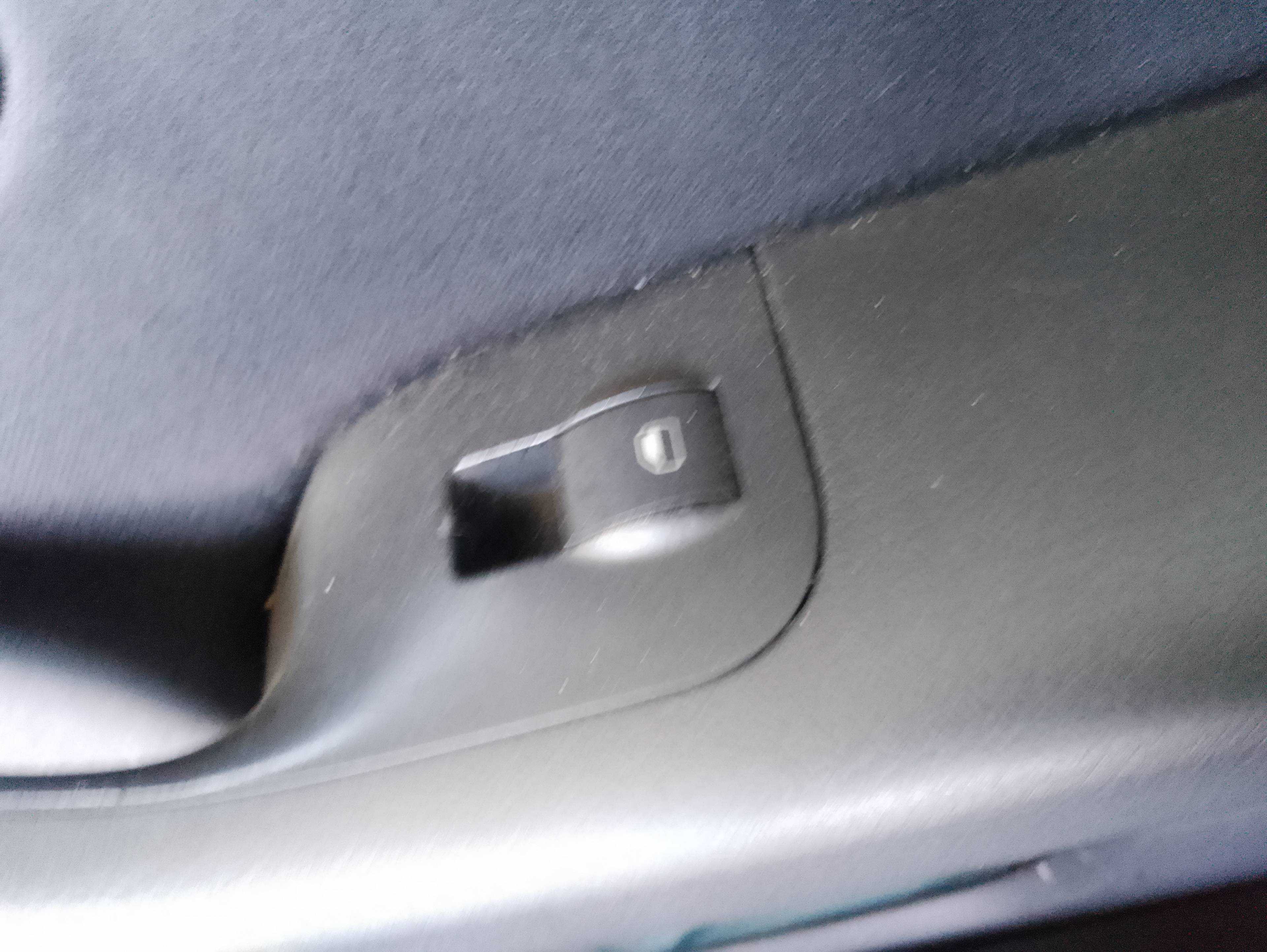 Recambio de mando elevalunas delantero derecho para audi a4 berlina (8e) 1.9 tdi (96kw) referencia OEM IAM   