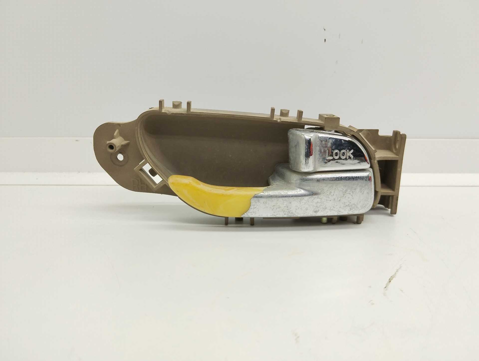 Recambio de maneta interior delantera derecha para ssangyong rodius xdi referencia OEM IAM   