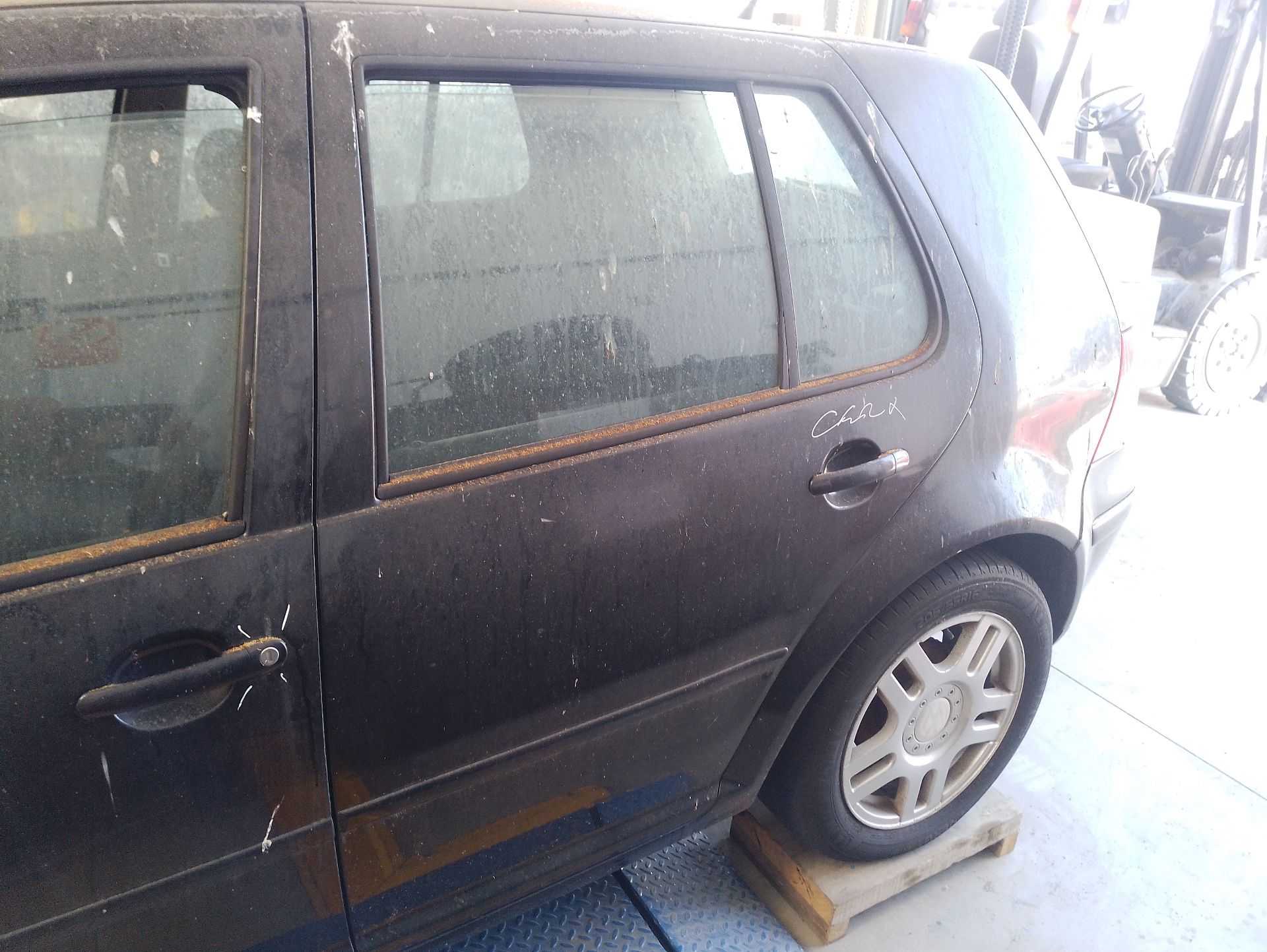 Recambio de puerta trasera izquierda para volkswagen golf iv (1j1) 1.9 tdi referencia OEM IAM 1J6833055F  