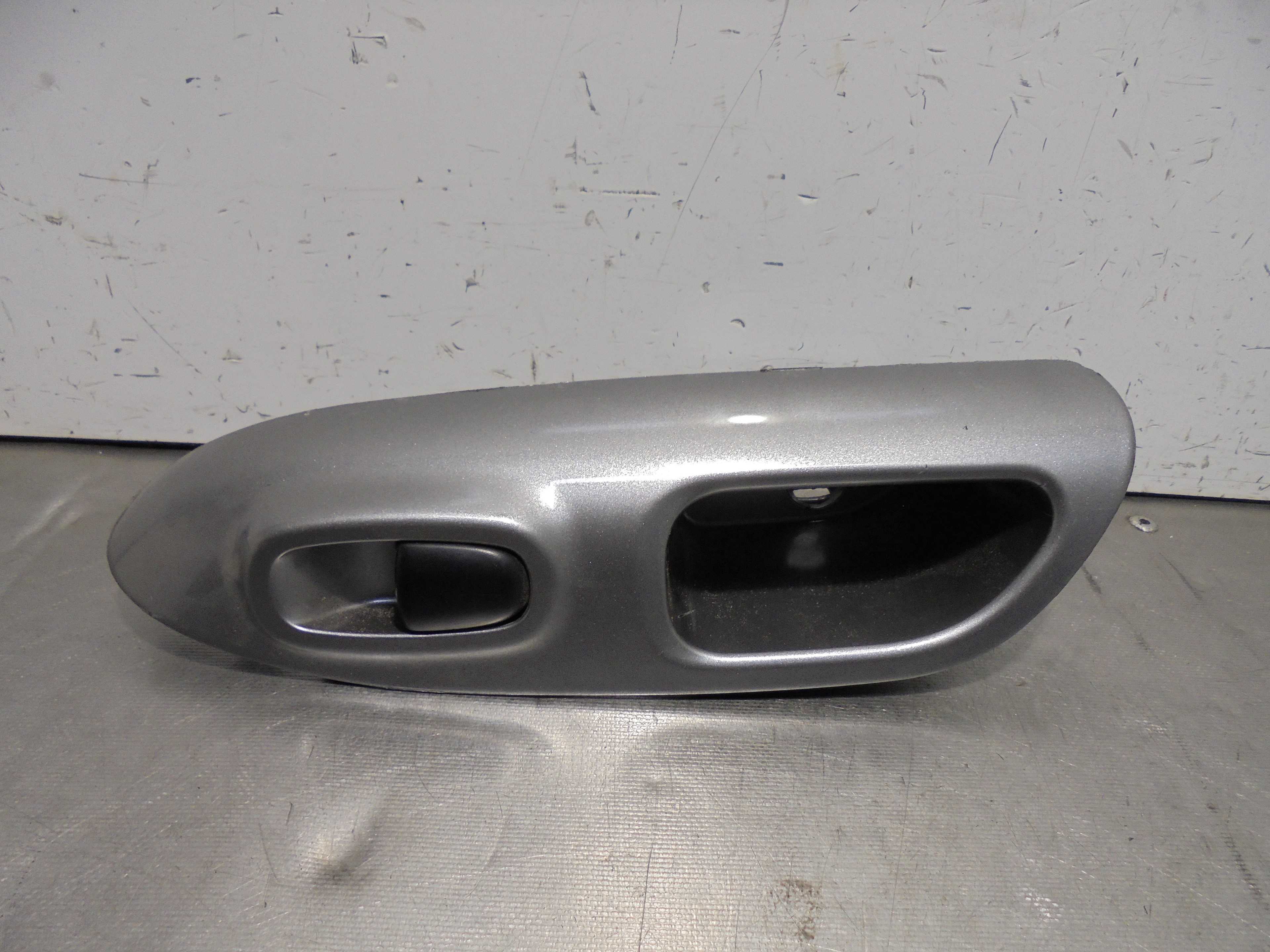 Recambio de mando elevalunas trasero izquierdo para nissan juke (f15) 1.6 cat referencia OEM IAM 254111KL5A ALPS 