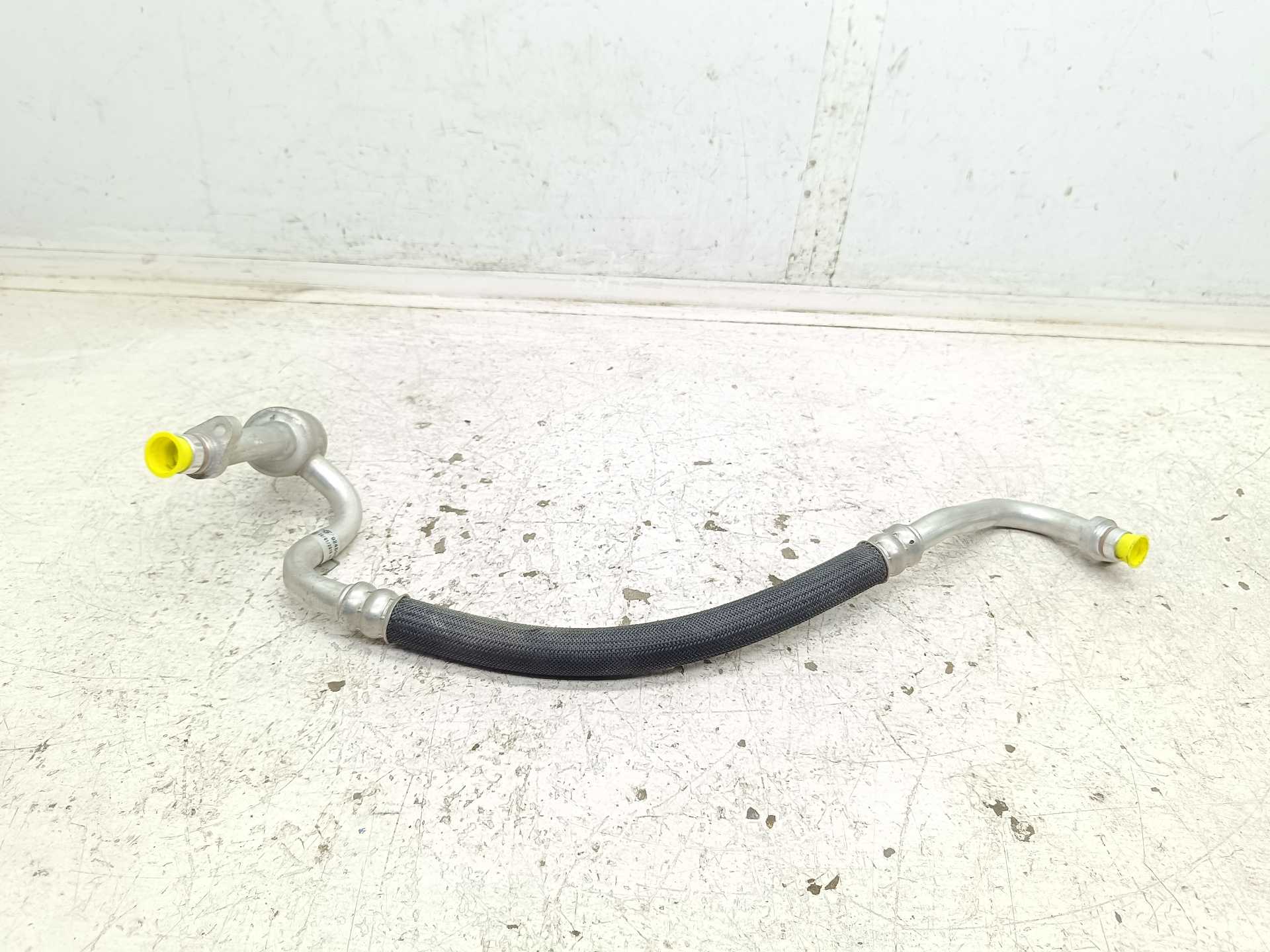 Recambio de tubos aire acondicionado para renault kadjar bose edition referencia OEM IAM 924804EB0A  