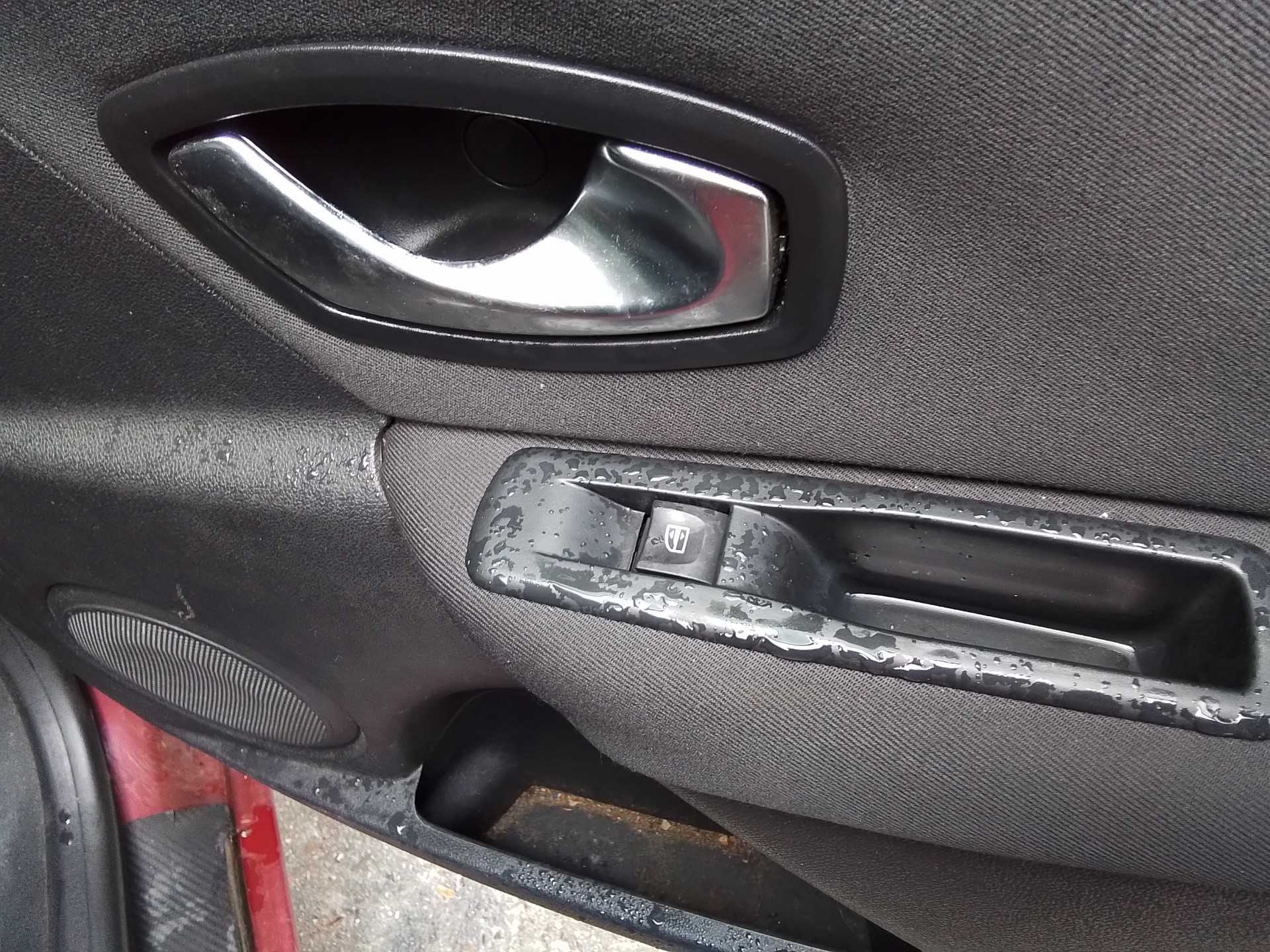 Recambio de mando elevalunas trasero derecho para renault megane iii sport tourer business referencia OEM IAM   