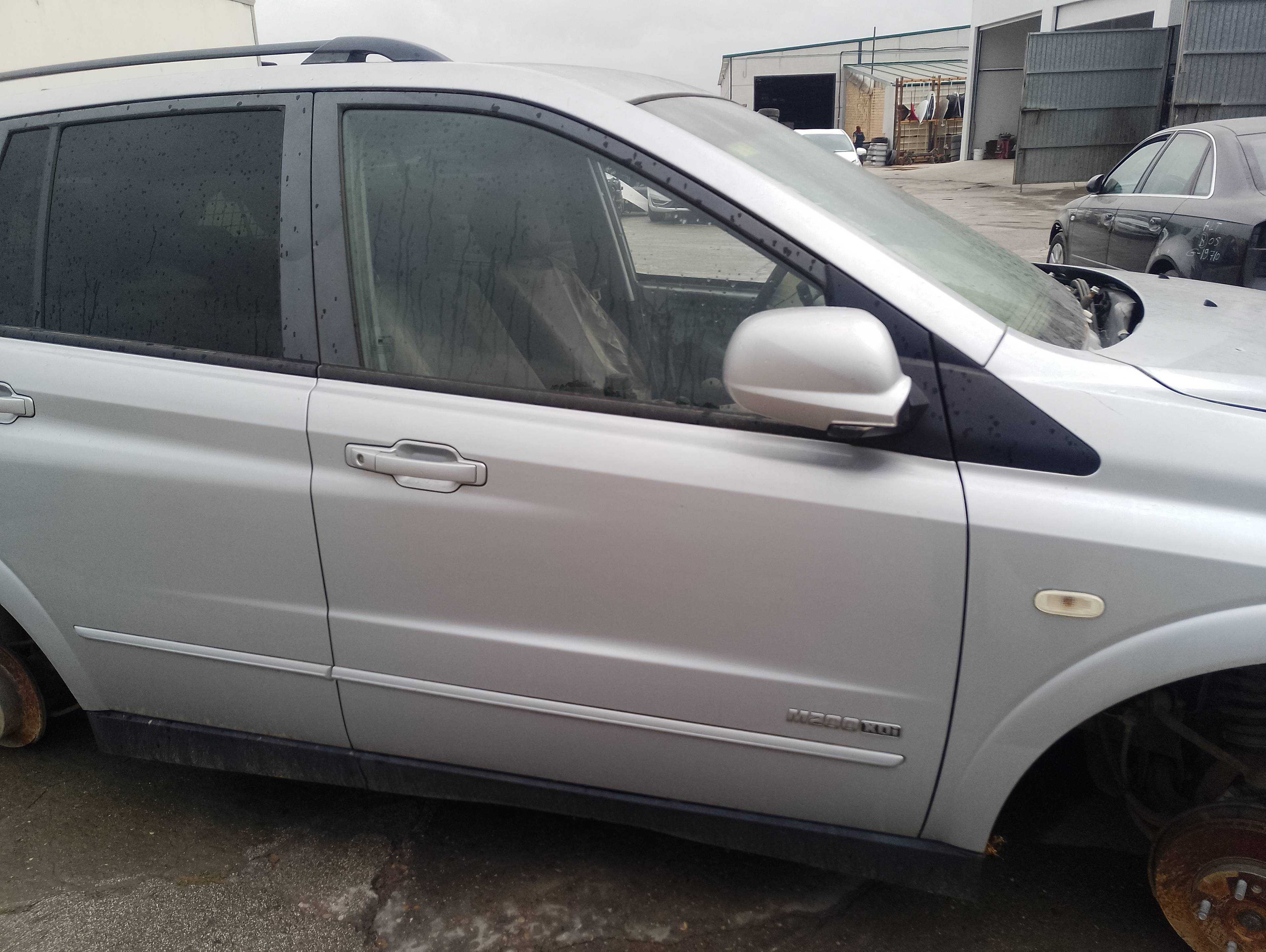 Recambio de puerta delantera derecha para ssangyong kyron 200 xdi limited referencia OEM IAM   