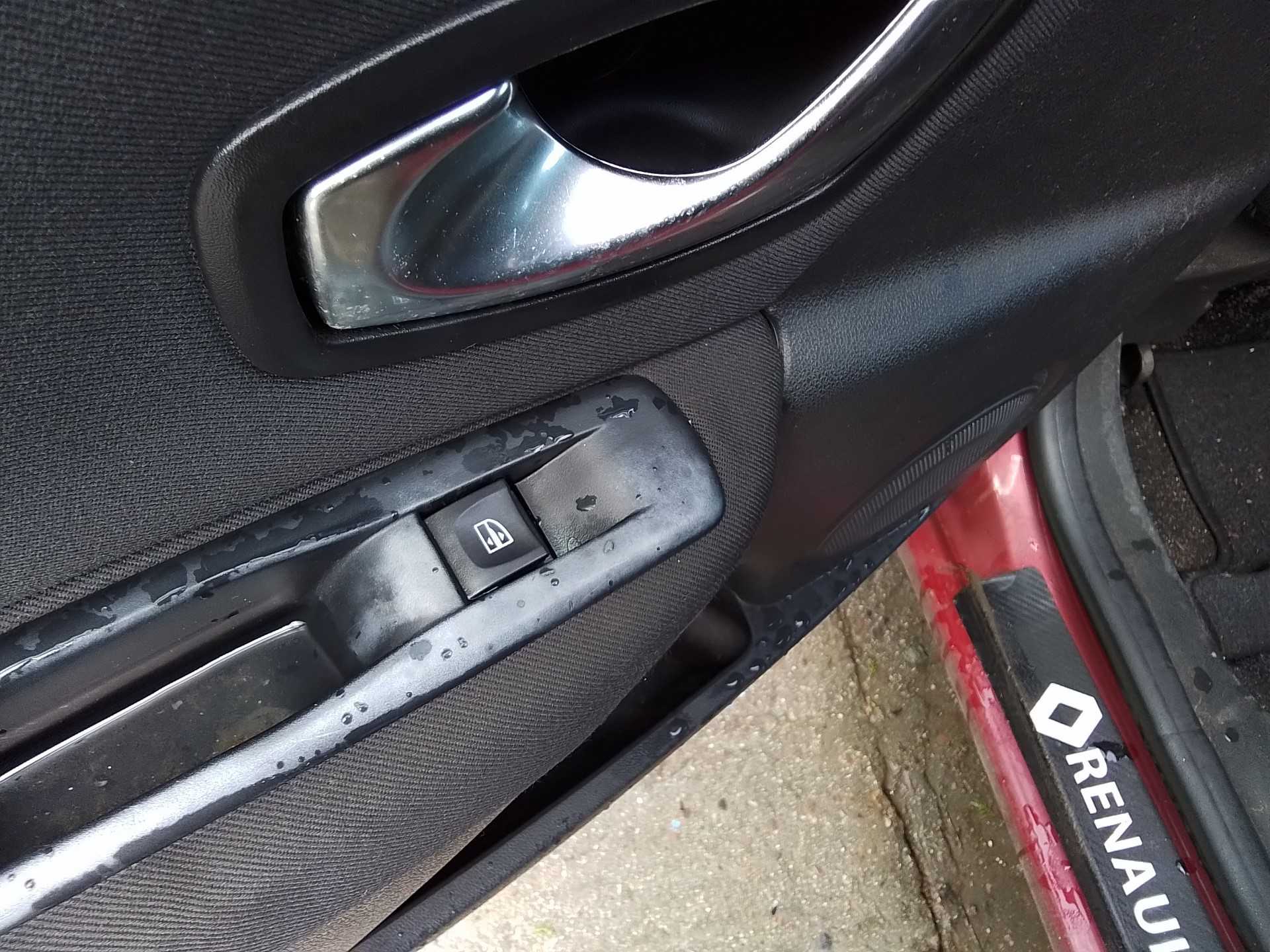 Recambio de mando elevalunas trasero izquierdo para renault megane iii sport tourer business referencia OEM IAM   